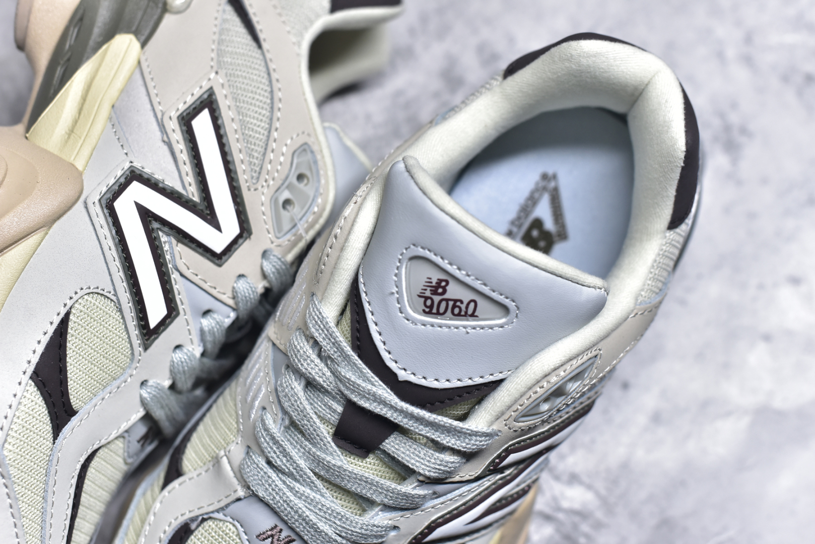 图片[9]-#NB 新百伦 New Balance NB9060小象蹄男女款9060舒适百搭老爹鞋。全新 9060 款式将经典风格与现代设计融合到日常多功能性中。 9060 重新诠释了源自经典 99X 型号的熟悉元素，其灵感来自于 Y2K 时代的未来主义和美学。 鞋面在990 的基础中进行了扩展和使用，以提供可见的运动感，中底采用 ABZORB 和 SBS 熟悉的缓震平台以提供舒适感。 类型：男女鞋 尺码：36-45含半码-选品中心