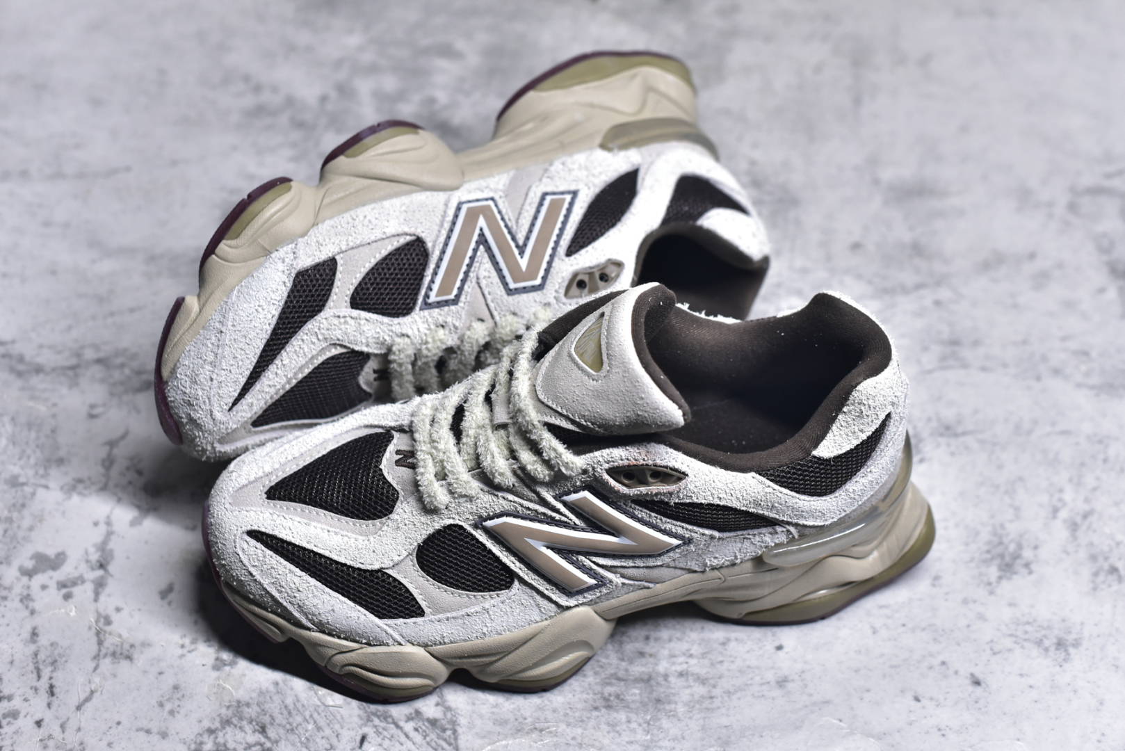 图片[7]-#NB 新百伦 New Balance NB9060小象蹄男女款9060舒适百搭老爹鞋。全新 9060 款式将经典风格与现代设计融合到日常多功能性中。 9060 重新诠释了源自经典 99X 型号的熟悉元素，其灵感来自于 Y2K 时代的未来主义和美学。 鞋面在990 的基础中进行了扩展和使用，以提供可见的运动感，中底采用 ABZORB 和 SBS 熟悉的缓震平台以提供舒适感。 类型：男女鞋 尺码：36-45含半码-选品中心