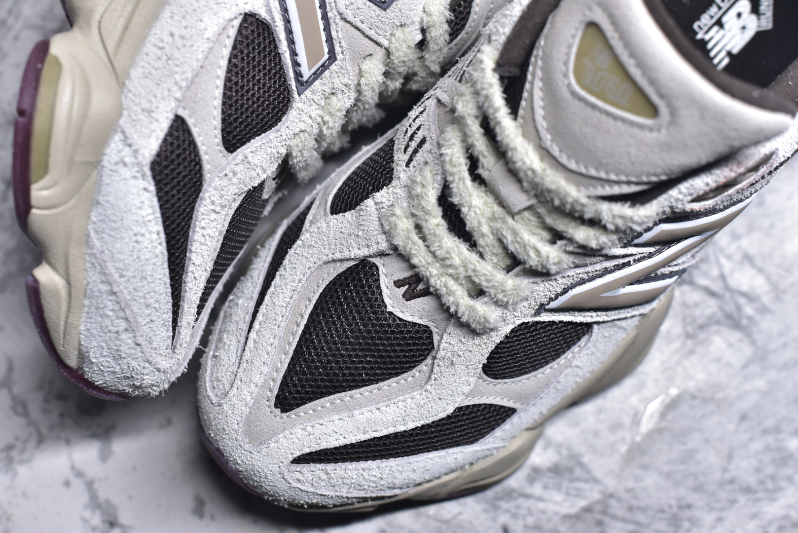 图片[8]-#NB 新百伦 New Balance NB9060小象蹄男女款9060舒适百搭老爹鞋。全新 9060 款式将经典风格与现代设计融合到日常多功能性中。 9060 重新诠释了源自经典 99X 型号的熟悉元素，其灵感来自于 Y2K 时代的未来主义和美学。 鞋面在990 的基础中进行了扩展和使用，以提供可见的运动感，中底采用 ABZORB 和 SBS 熟悉的缓震平台以提供舒适感。 类型：男女鞋 尺码：36-45含半码-选品中心