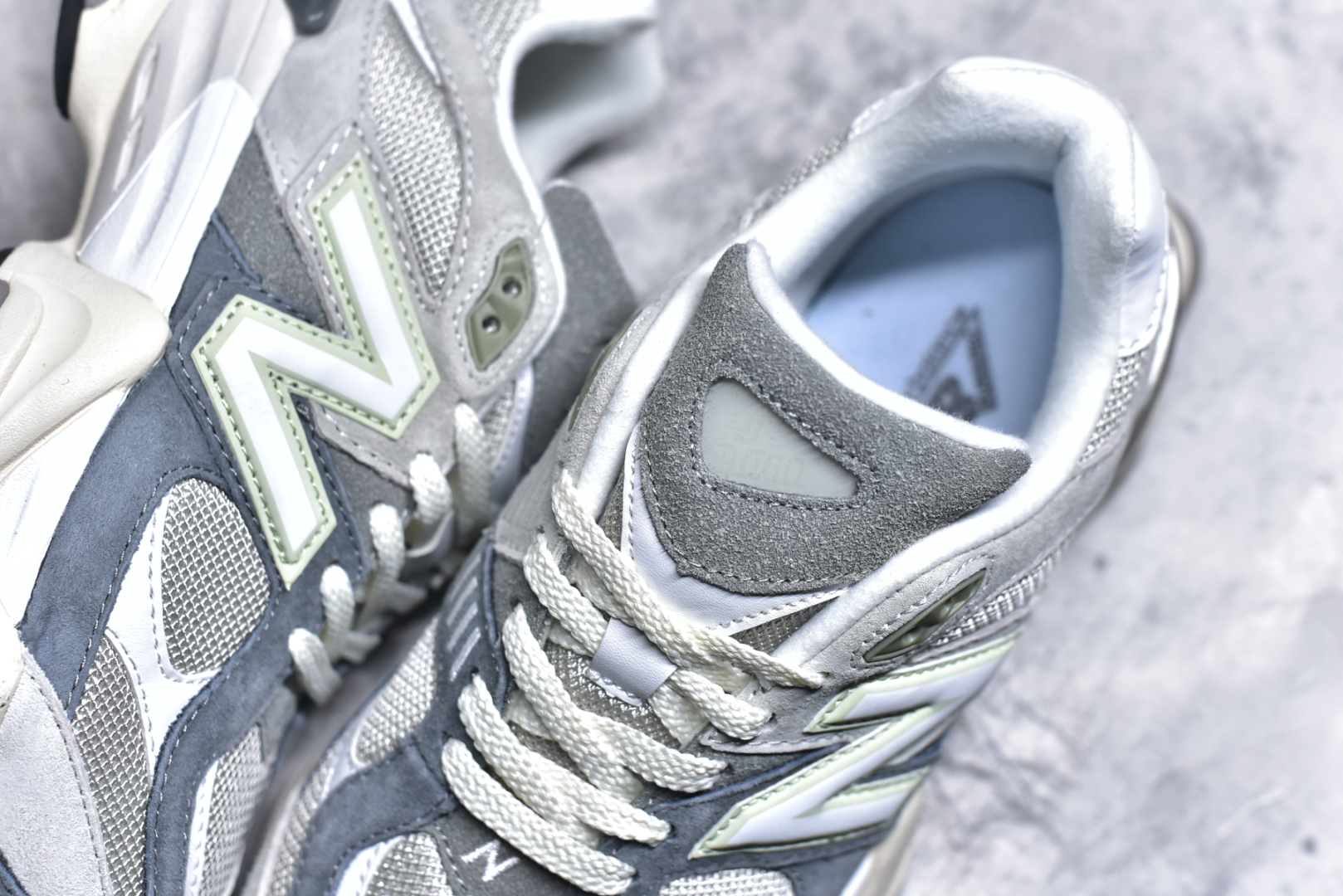 图片[9]-#NB 新百伦 New Balance NB9060小象蹄男女款9060舒适百搭老爹鞋。全新 9060 款式将经典风格与现代设计融合到日常多功能性中。 9060 重新诠释了源自经典 99X 型号的熟悉元素，其灵感来自于 Y2K 时代的未来主义和美学。 鞋面在990 的基础中进行了扩展和使用，以提供可见的运动感，中底采用 ABZORB 和 SBS 熟悉的缓震平台以提供舒适感。 类型：男女鞋 尺码：36-45含半码-选品中心