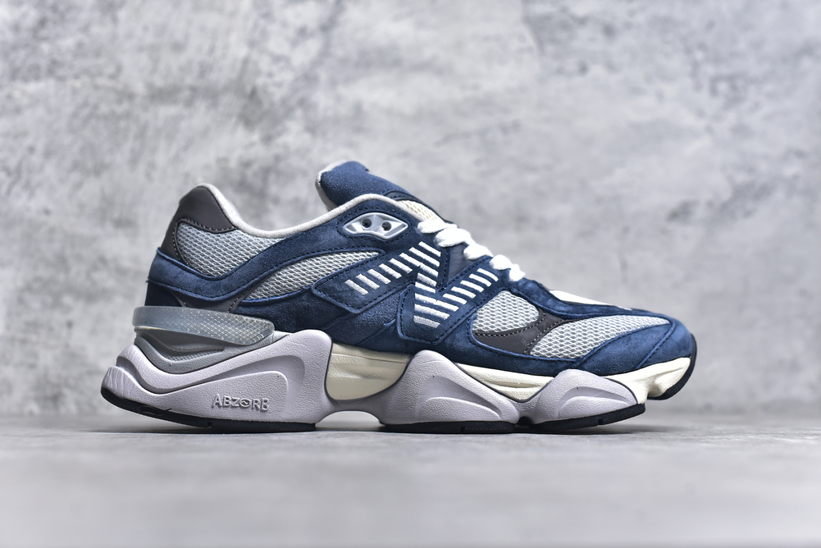 图片[3]-#NB 新百伦 New Balance NB9060小象蹄男女款9060舒适百搭老爹鞋。全新 9060 款式将经典风格与现代设计融合到日常多功能性中。 9060 重新诠释了源自经典 99X 型号的熟悉元素，其灵感来自于 Y2K 时代的未来主义和美学。 鞋面在990 的基础中进行了扩展和使用，以提供可见的运动感，中底采用 ABZORB 和 SBS 熟悉的缓震平台以提供舒适感。 类型：男女鞋 尺码：36-45含半码-选品中心