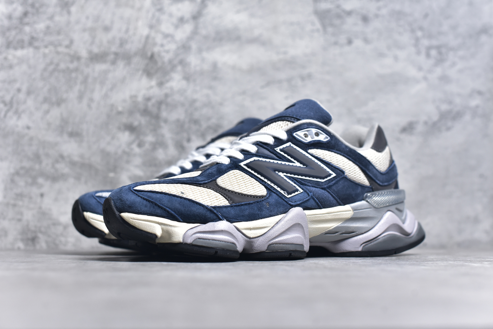 图片[2]-#NB 新百伦 New Balance NB9060小象蹄男女款9060舒适百搭老爹鞋。全新 9060 款式将经典风格与现代设计融合到日常多功能性中。 9060 重新诠释了源自经典 99X 型号的熟悉元素，其灵感来自于 Y2K 时代的未来主义和美学。 鞋面在990 的基础中进行了扩展和使用，以提供可见的运动感，中底采用 ABZORB 和 SBS 熟悉的缓震平台以提供舒适感。 类型：男女鞋 尺码：36-45含半码-选品中心