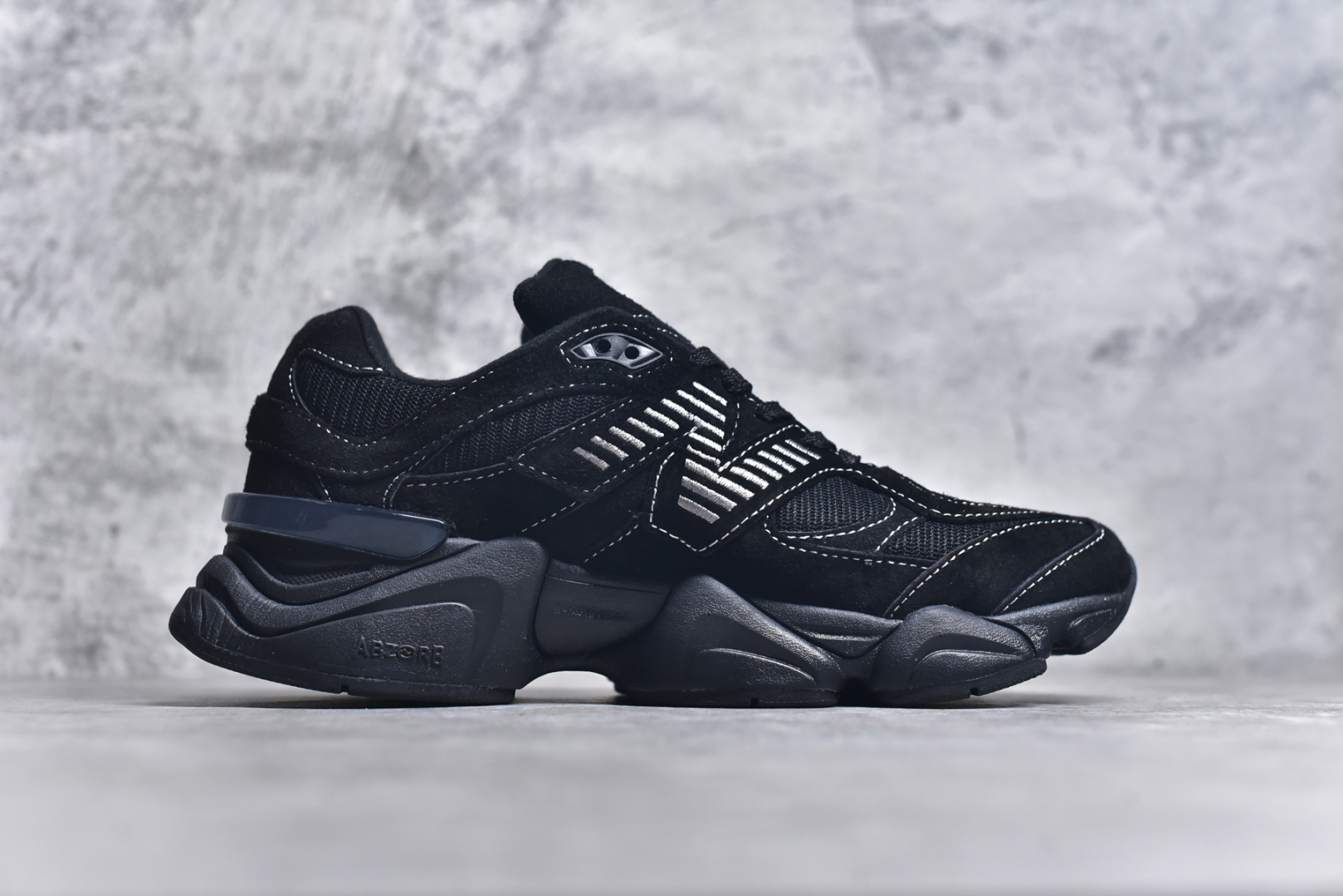 图片[3]-#NB 新百伦 New Balance NB9060小象蹄男女款9060舒适百搭老爹鞋。全新 9060 款式将经典风格与现代设计融合到日常多功能性中。 9060 重新诠释了源自经典 99X 型号的熟悉元素，其灵感来自于 Y2K 时代的未来主义和美学。 鞋面在990 的基础中进行了扩展和使用，以提供可见的运动感，中底采用 ABZORB 和 SBS 熟悉的缓震平台以提供舒适感。 类型：男女鞋 尺码：36-45含半码-选品中心