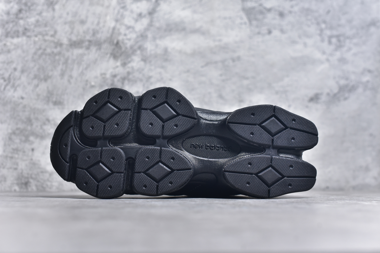 图片[6]-#NB 新百伦 New Balance NB9060小象蹄男女款9060舒适百搭老爹鞋。全新 9060 款式将经典风格与现代设计融合到日常多功能性中。 9060 重新诠释了源自经典 99X 型号的熟悉元素，其灵感来自于 Y2K 时代的未来主义和美学。 鞋面在990 的基础中进行了扩展和使用，以提供可见的运动感，中底采用 ABZORB 和 SBS 熟悉的缓震平台以提供舒适感。 类型：男女鞋 尺码：36-45含半码-选品中心