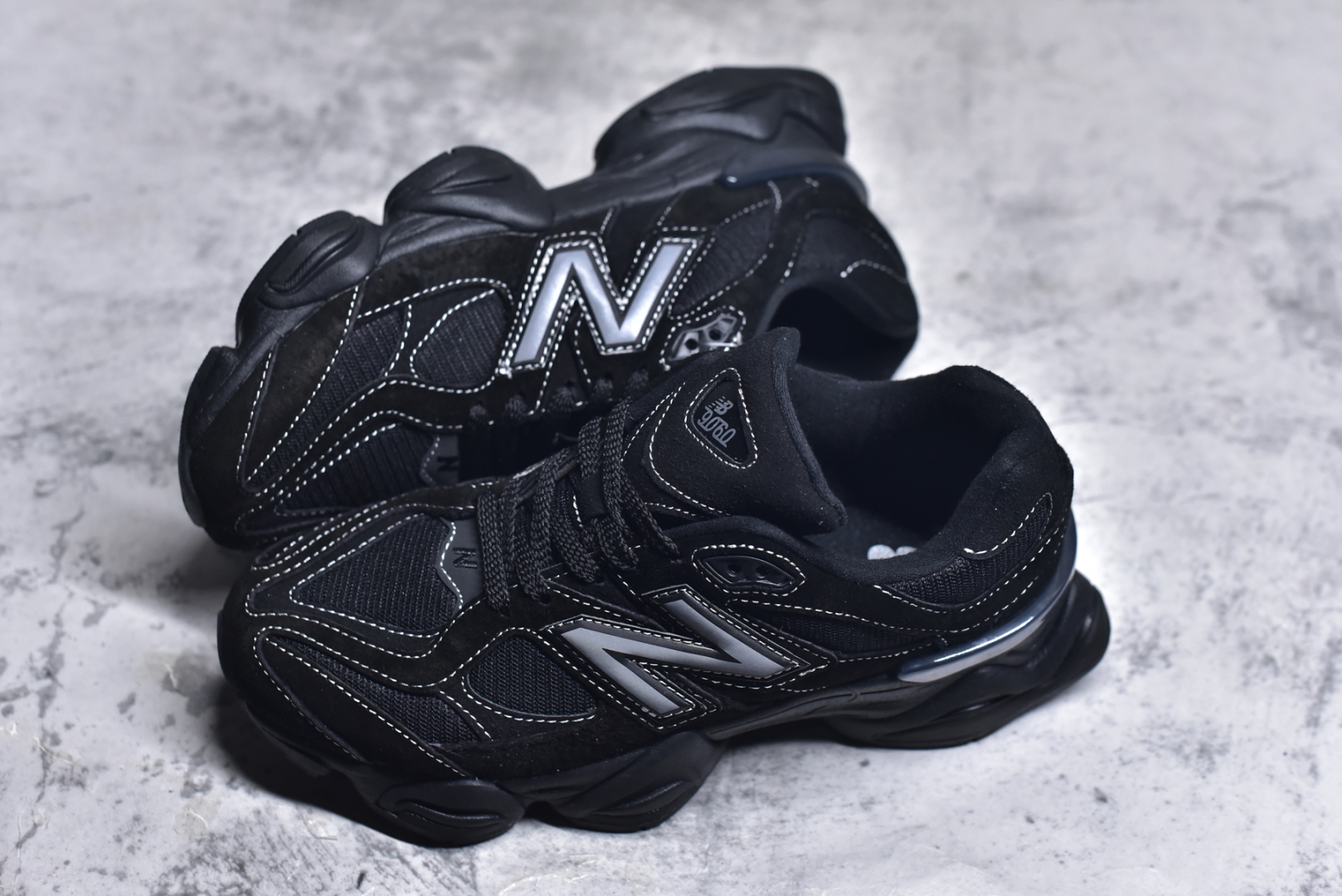 图片[7]-#NB 新百伦 New Balance NB9060小象蹄男女款9060舒适百搭老爹鞋。全新 9060 款式将经典风格与现代设计融合到日常多功能性中。 9060 重新诠释了源自经典 99X 型号的熟悉元素，其灵感来自于 Y2K 时代的未来主义和美学。 鞋面在990 的基础中进行了扩展和使用，以提供可见的运动感，中底采用 ABZORB 和 SBS 熟悉的缓震平台以提供舒适感。 类型：男女鞋 尺码：36-45含半码-选品中心
