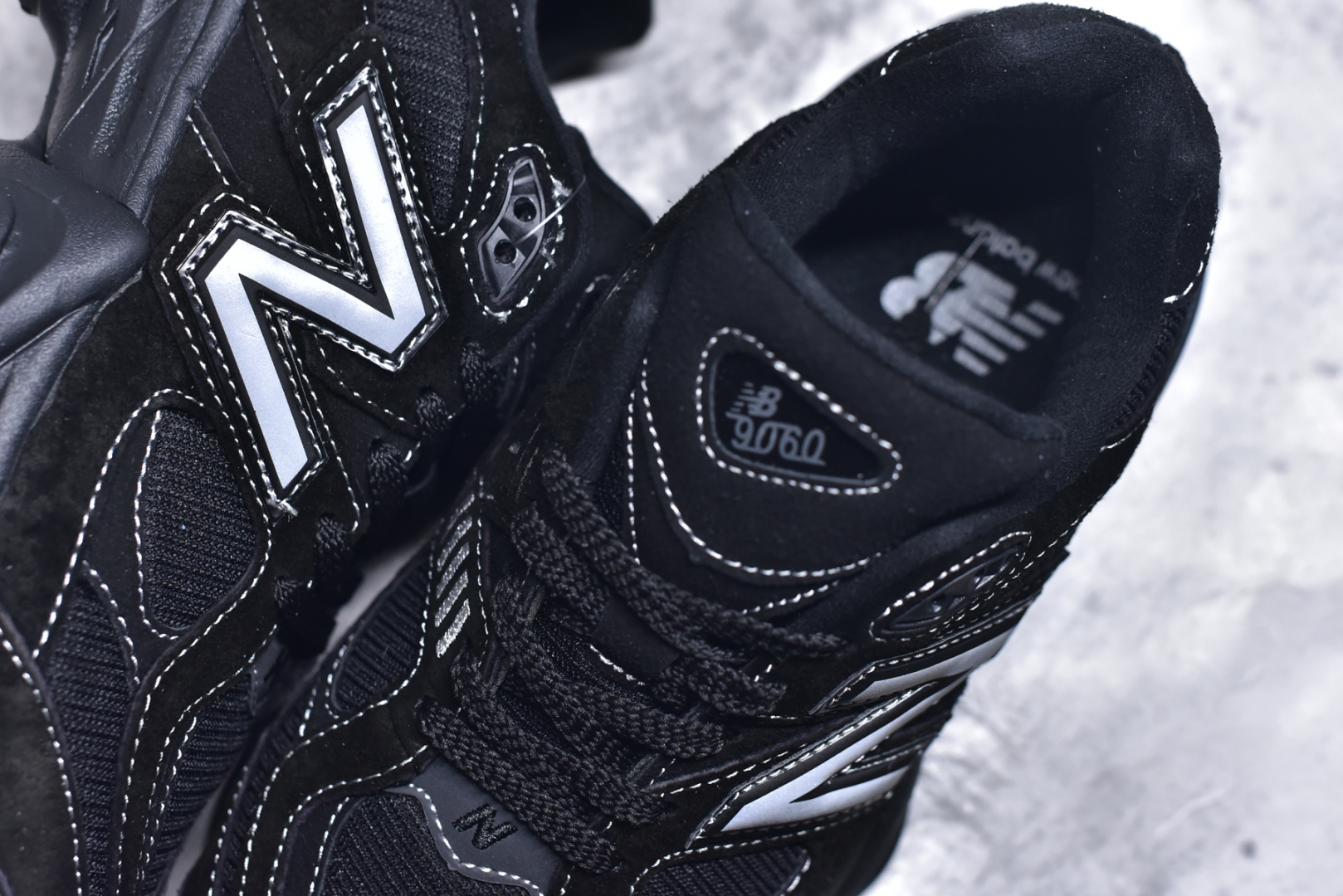 图片[9]-#NB 新百伦 New Balance NB9060小象蹄男女款9060舒适百搭老爹鞋。全新 9060 款式将经典风格与现代设计融合到日常多功能性中。 9060 重新诠释了源自经典 99X 型号的熟悉元素，其灵感来自于 Y2K 时代的未来主义和美学。 鞋面在990 的基础中进行了扩展和使用，以提供可见的运动感，中底采用 ABZORB 和 SBS 熟悉的缓震平台以提供舒适感。 类型：男女鞋 尺码：36-45含半码-选品中心