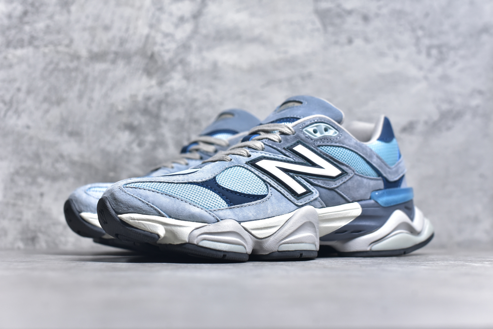 图片[2]-#NB 新百伦 New Balance NB9060小象蹄男女款9060舒适百搭老爹鞋。全新 9060 款式将经典风格与现代设计融合到日常多功能性中。 9060 重新诠释了源自经典 99X 型号的熟悉元素，其灵感来自于 Y2K 时代的未来主义和美学。 鞋面在990 的基础中进行了扩展和使用，以提供可见的运动感，中底采用 ABZORB 和 SBS 熟悉的缓震平台以提供舒适感。 类型：男女鞋 尺码：36-45含半码-选品中心