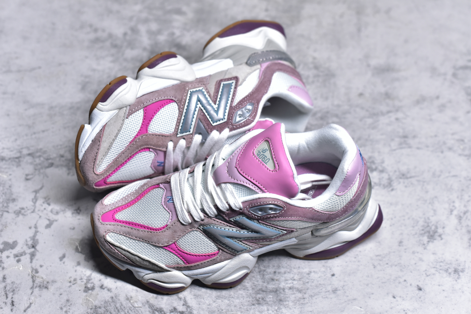 图片[7]-#NB 新百伦 New Balance NB9060小象蹄男女款9060舒适百搭老爹鞋。全新 9060 款式将经典风格与现代设计融合到日常多功能性中。 9060 重新诠释了源自经典 99X 型号的熟悉元素，其灵感来自于 Y2K 时代的未来主义和美学。 鞋面在990 的基础中进行了扩展和使用，以提供可见的运动感，中底采用 ABZORB 和 SBS 熟悉的缓震平台以提供舒适感。 类型：男女鞋 尺码：36-45含半码-选品中心