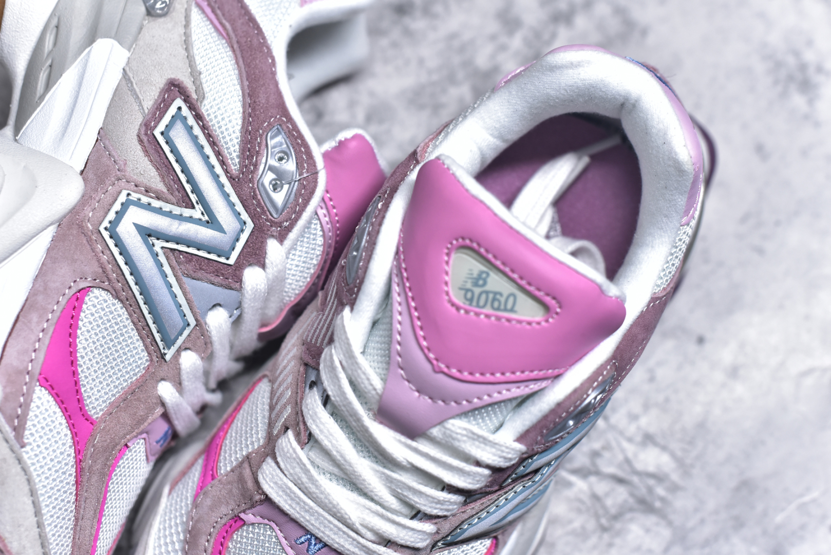 图片[9]-#NB 新百伦 New Balance NB9060小象蹄男女款9060舒适百搭老爹鞋。全新 9060 款式将经典风格与现代设计融合到日常多功能性中。 9060 重新诠释了源自经典 99X 型号的熟悉元素，其灵感来自于 Y2K 时代的未来主义和美学。 鞋面在990 的基础中进行了扩展和使用，以提供可见的运动感，中底采用 ABZORB 和 SBS 熟悉的缓震平台以提供舒适感。 类型：男女鞋 尺码：36-45含半码-选品中心