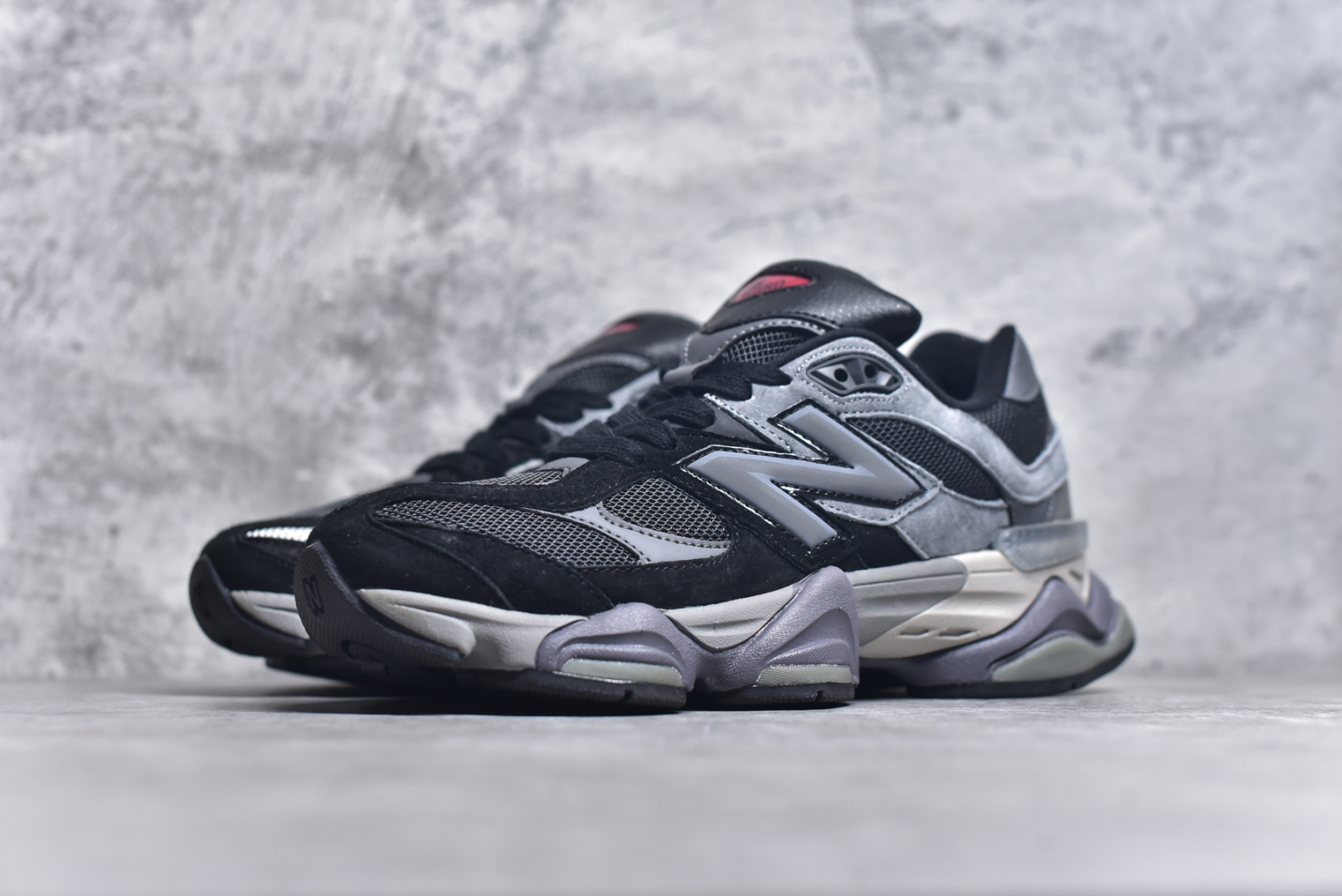 图片[2]-#NB 新百伦 New Balance NB9060小象蹄男女款9060舒适百搭老爹鞋。全新 9060 款式将经典风格与现代设计融合到日常多功能性中。 9060 重新诠释了源自经典 99X 型号的熟悉元素，其灵感来自于 Y2K 时代的未来主义和美学。 鞋面在990 的基础中进行了扩展和使用，以提供可见的运动感，中底采用 ABZORB 和 SBS 熟悉的缓震平台以提供舒适感。 类型：男女鞋 尺码：36-45含半码-选品中心