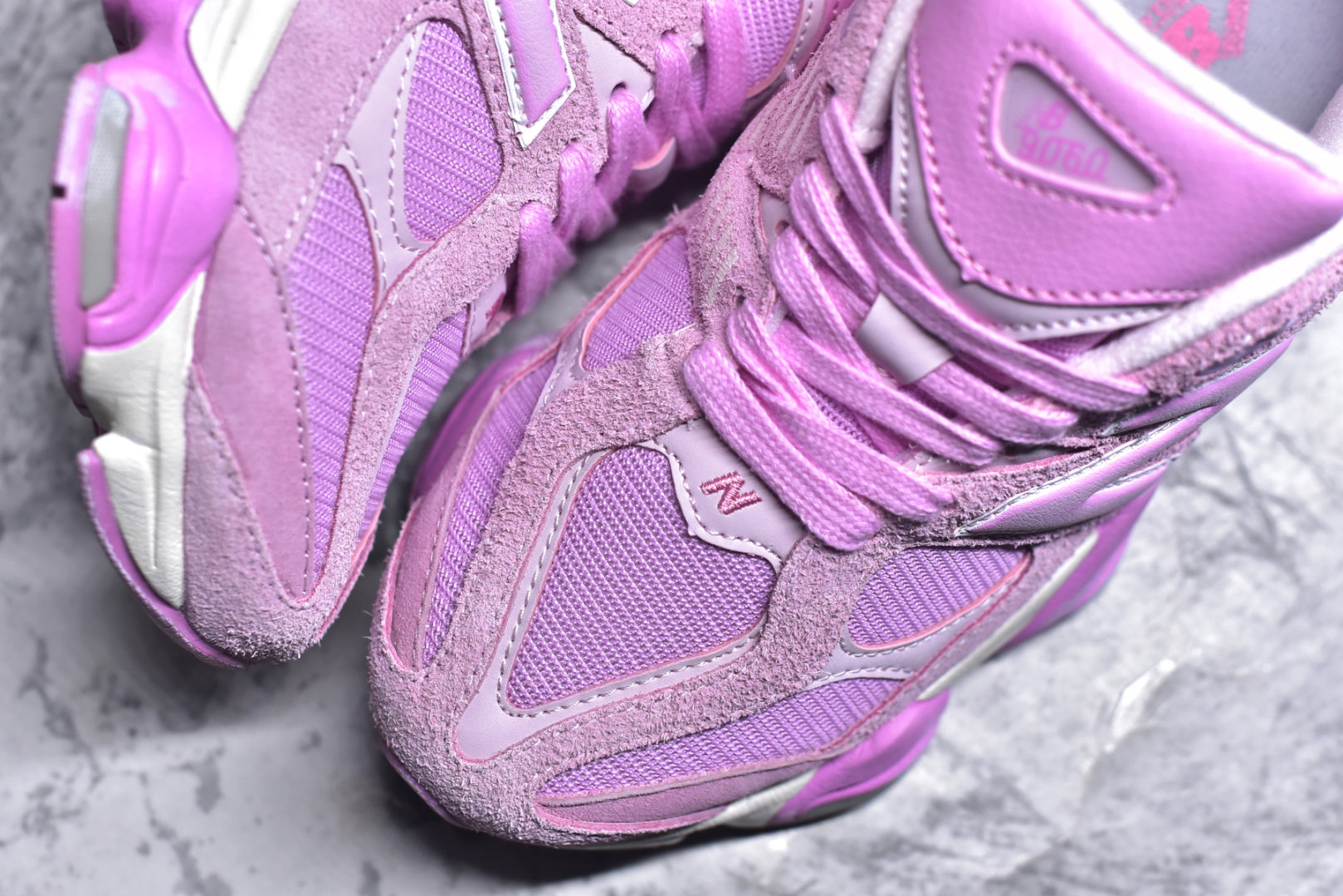 图片[8]-#NB 新百伦 New Balance NB9060小象蹄男女款9060舒适百搭老爹鞋。全新 9060 款式将经典风格与现代设计融合到日常多功能性中。 9060 重新诠释了源自经典 99X 型号的熟悉元素，其灵感来自于 Y2K 时代的未来主义和美学。 鞋面在990 的基础中进行了扩展和使用，以提供可见的运动感，中底采用 ABZORB 和 SBS 熟悉的缓震平台以提供舒适感。 类型：男女鞋 尺码：36-45含半码-选品中心