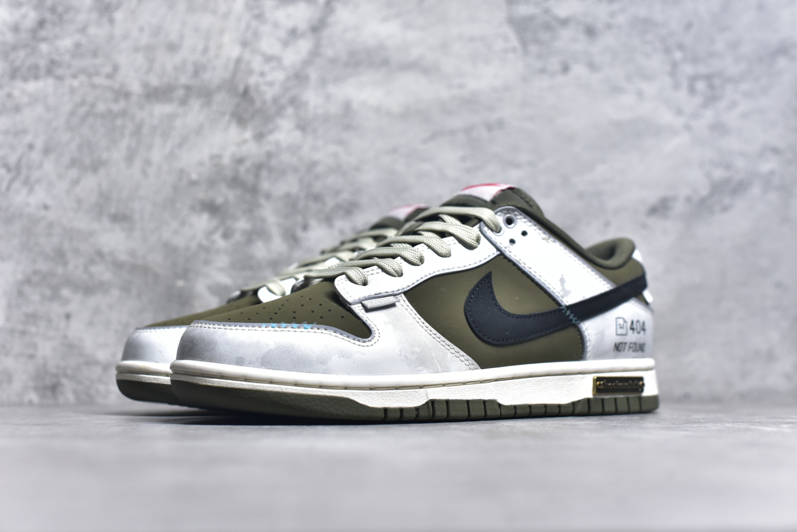 图片[2]-#Nk SB Dunk Low 故障码 周年高端定制 低帮休闲板鞋 GW1220-010  #定制鞋盒 大厂纯原品质出货 超高清洁度 皮料切割干净无任何毛边 细节完美   尺码：36 36.5 37.5 38 38.5 39 40 40.5 41 42 42.5 43 44 44.5 45-选品中心