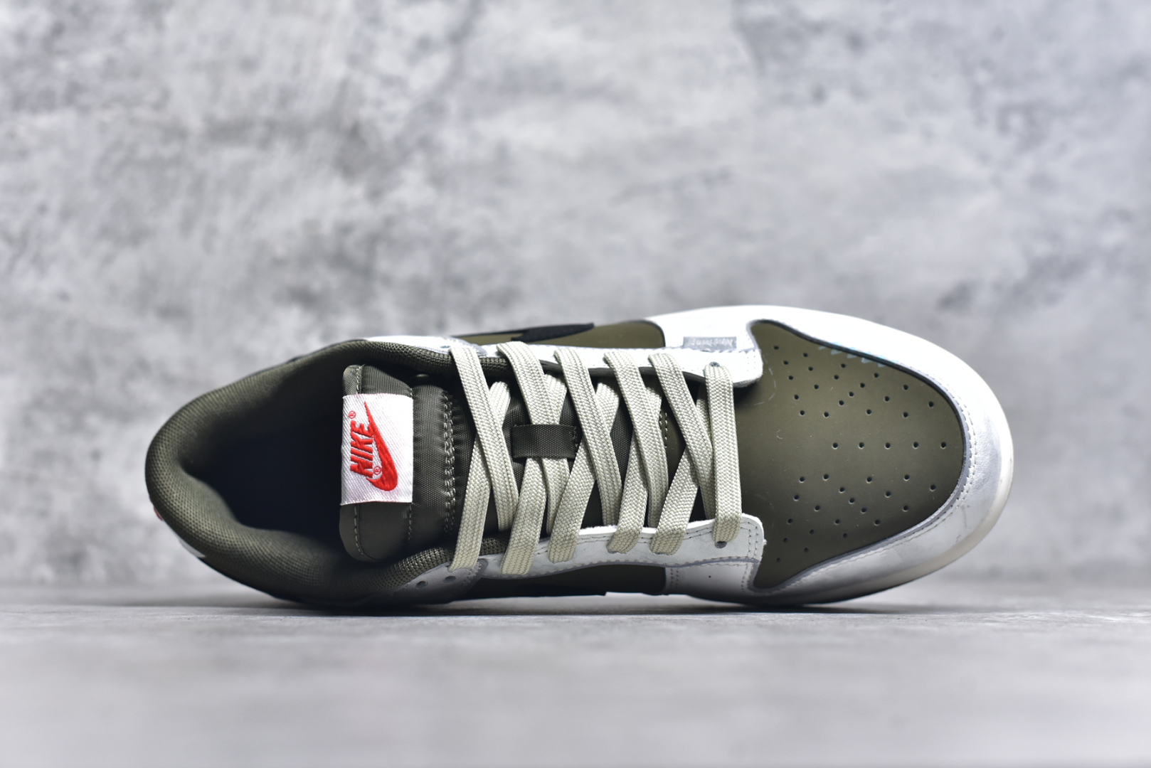 图片[4]-#Nk SB Dunk Low 故障码 周年高端定制 低帮休闲板鞋 GW1220-010  #定制鞋盒 大厂纯原品质出货 超高清洁度 皮料切割干净无任何毛边 细节完美   尺码：36 36.5 37.5 38 38.5 39 40 40.5 41 42 42.5 43 44 44.5 45-选品中心