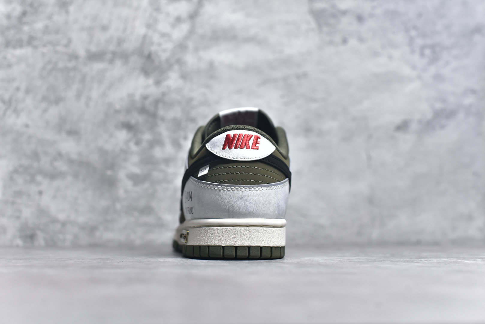 图片[5]-#Nk SB Dunk Low 故障码 周年高端定制 低帮休闲板鞋 GW1220-010  #定制鞋盒 大厂纯原品质出货 超高清洁度 皮料切割干净无任何毛边 细节完美   尺码：36 36.5 37.5 38 38.5 39 40 40.5 41 42 42.5 43 44 44.5 45-选品中心