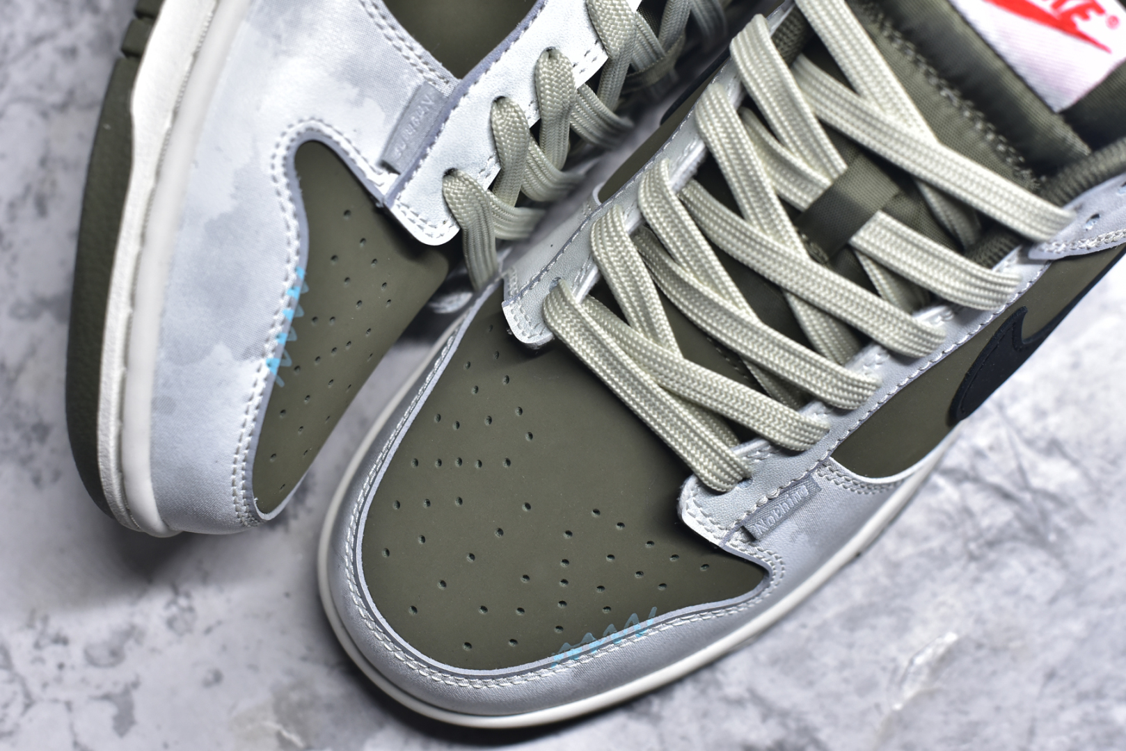 图片[8]-#Nk SB Dunk Low 故障码 周年高端定制 低帮休闲板鞋 GW1220-010  #定制鞋盒 大厂纯原品质出货 超高清洁度 皮料切割干净无任何毛边 细节完美   尺码：36 36.5 37.5 38 38.5 39 40 40.5 41 42 42.5 43 44 44.5 45-选品中心