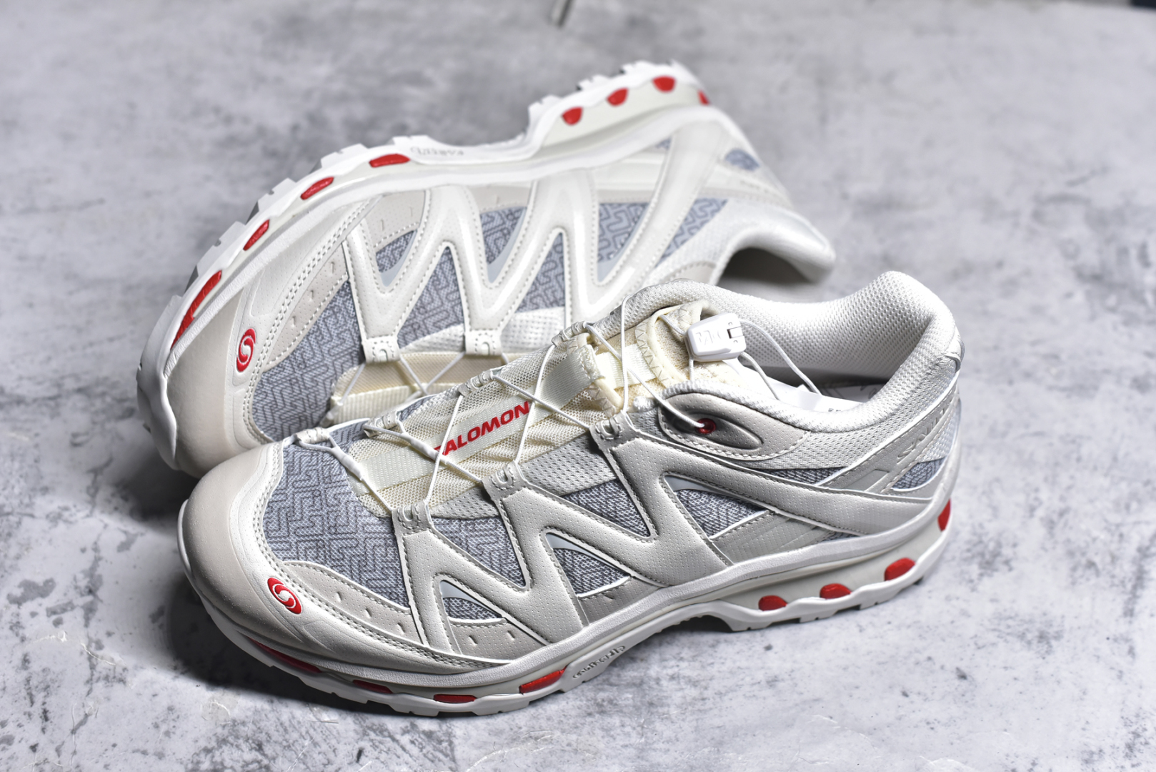 图片[7]-#Salomon XT-QUEST ADV 萨洛蒙潮流越野机能户外功能鞋 纯原外贸平台特供订单 耗时半年巨作 全套原纸板楦头开发 原厂特供网布配套加持 确保原汁原味 完美呈现版型 原档数据独家私模五层组合大底 男女鞋同步官方开发至46.5 原装Ortholite轻量化鞋垫 中底布带钢印编号 原厂TPU锁扣 进口港宝加持 后跟自然饱满 还原公司包裹性 基于 SALOMON 初代 XT 鞋身造型并搭载 4D ADVANCED CHASSIS™ 大底打造而成 为这款 XT-QUEST 带来了多项足部控制与保护等功能性 如在运动过程中控制左右晃动的过程而提高稳定性、改善长途越野过程中足中到足尖的过渡、提高感知岩石的精确度以抵抗尖锐物体对脚底的伤害以及采用动态缓冲来增强穿着舒适感 从而减轻疲劳感 使 XT-QUEST 成为一双舒适且安全的户外之履 尺码：36 36.5 37.5 38 38.5 39 40 40.5 41 42 42.5 43 44 44.5 45 46 46.5 50-选品中心