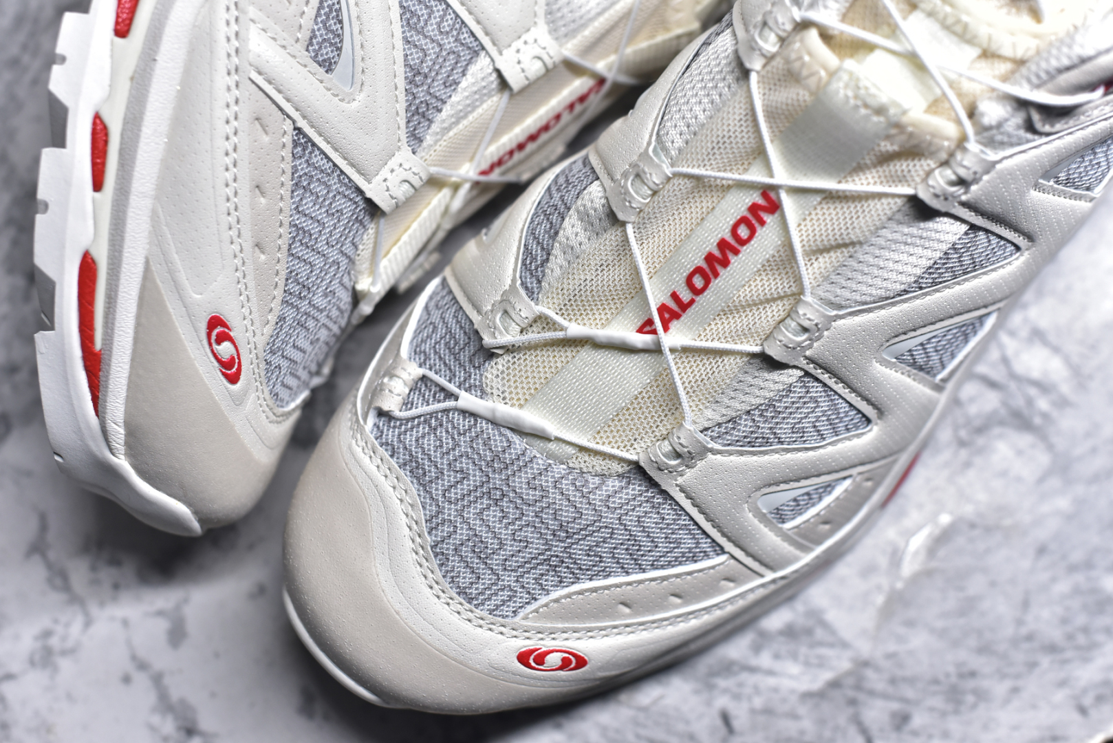 图片[8]-#Salomon XT-QUEST ADV 萨洛蒙潮流越野机能户外功能鞋 纯原外贸平台特供订单 耗时半年巨作 全套原纸板楦头开发 原厂特供网布配套加持 确保原汁原味 完美呈现版型 原档数据独家私模五层组合大底 男女鞋同步官方开发至46.5 原装Ortholite轻量化鞋垫 中底布带钢印编号 原厂TPU锁扣 进口港宝加持 后跟自然饱满 还原公司包裹性 基于 SALOMON 初代 XT 鞋身造型并搭载 4D ADVANCED CHASSIS™ 大底打造而成 为这款 XT-QUEST 带来了多项足部控制与保护等功能性 如在运动过程中控制左右晃动的过程而提高稳定性、改善长途越野过程中足中到足尖的过渡、提高感知岩石的精确度以抵抗尖锐物体对脚底的伤害以及采用动态缓冲来增强穿着舒适感 从而减轻疲劳感 使 XT-QUEST 成为一双舒适且安全的户外之履 尺码：36 36.5 37.5 38 38.5 39 40 40.5 41 42 42.5 43 44 44.5 45 46 46.5 50-选品中心
