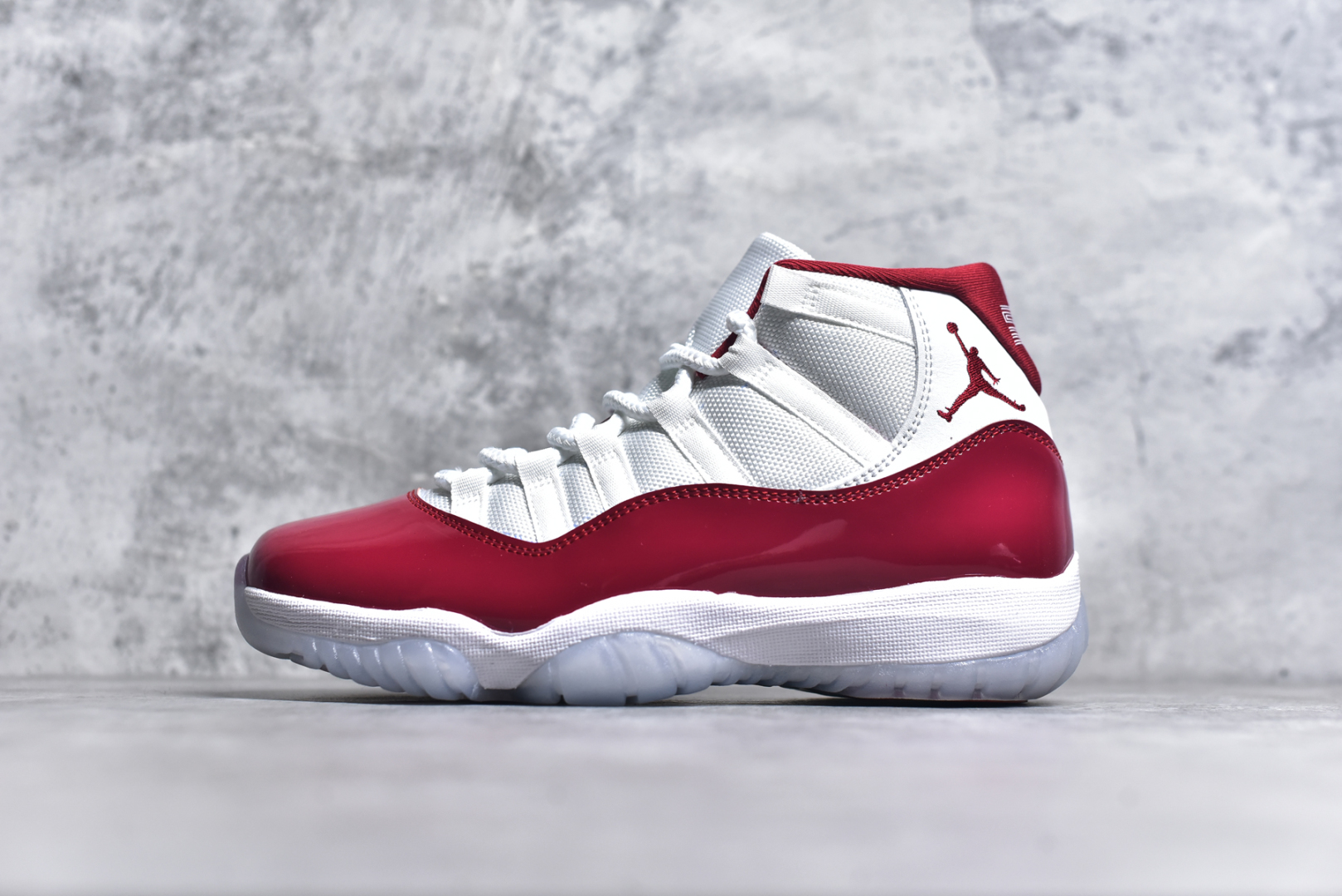 #Air Jordan 11 Retro 💯外贸平台独立订单 大厂出品 原楦原档案数据开模打造 原厂中底拉帮钢印 原厂漆皮 防冻不开裂 头层皮料 原装鞋撑 水晶大底正确色度色泽 原楦原数据刺绣 原厂车缝走线及对位 毫厘不差 飞人logo采用原数据电脑刺绣 原装正品碳纤维真实碳板 增强抗扭 原内标 原盒标 正确官方原盒 原厂防氧化水晶外底 原厂配套厂全掌solo气垫 尺码：36-47.5-选品中心