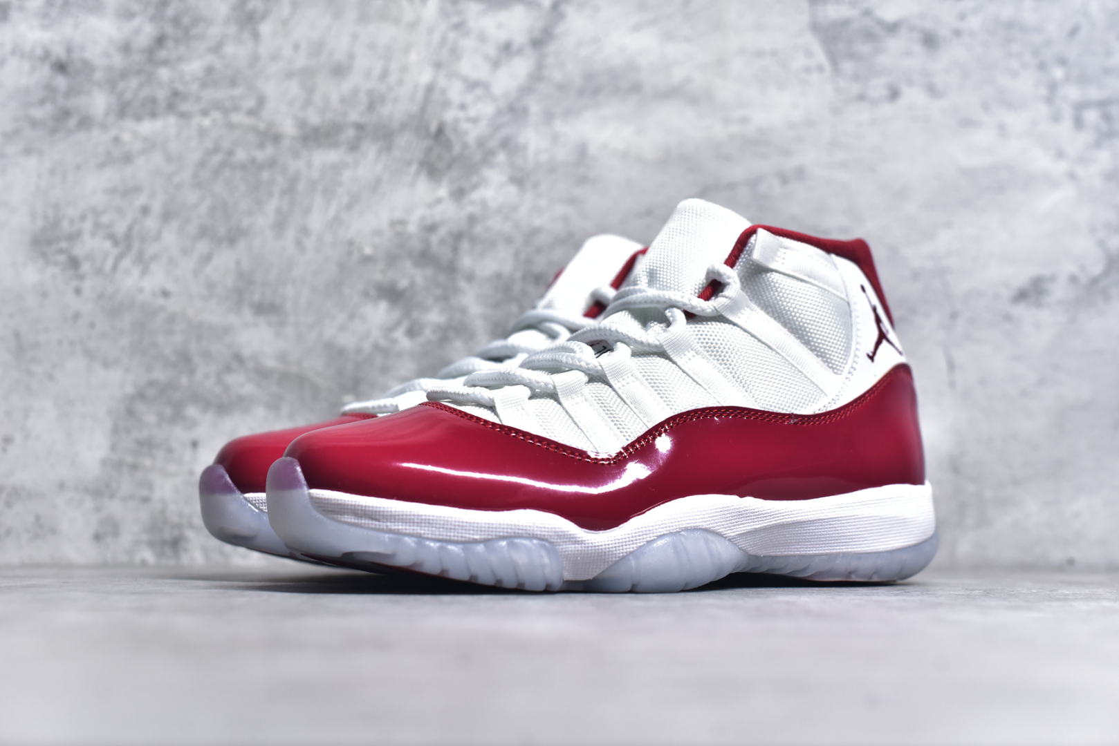 图片[2]-#Air Jordan 11 Retro 💯外贸平台独立订单 大厂出品 原楦原档案数据开模打造 原厂中底拉帮钢印 原厂漆皮 防冻不开裂 头层皮料 原装鞋撑 水晶大底正确色度色泽 原楦原数据刺绣 原厂车缝走线及对位 毫厘不差 飞人logo采用原数据电脑刺绣 原装正品碳纤维真实碳板 增强抗扭 原内标 原盒标 正确官方原盒 原厂防氧化水晶外底 原厂配套厂全掌solo气垫 尺码：36-47.5-选品中心