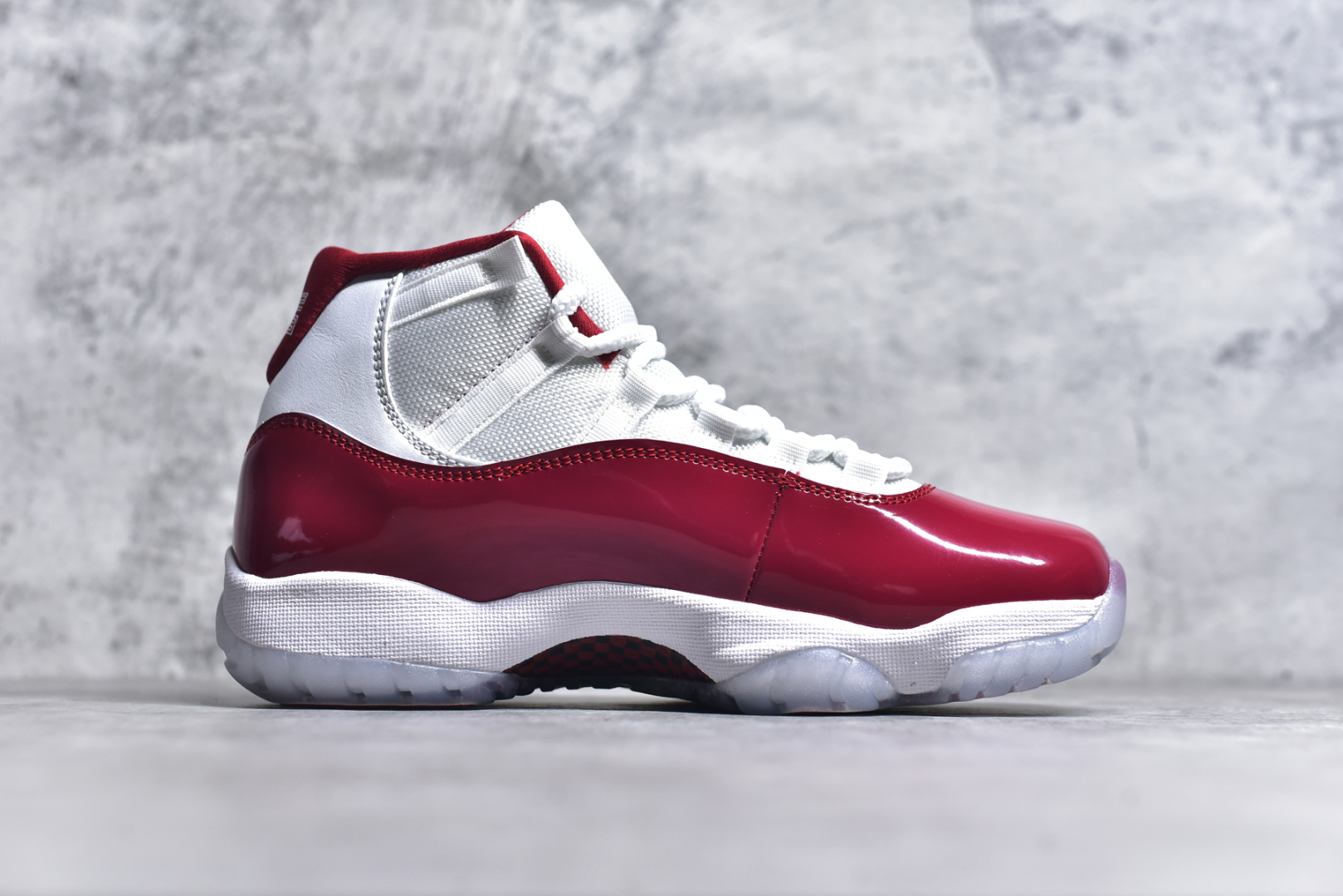 图片[3]-#Air Jordan 11 Retro 💯外贸平台独立订单 大厂出品 原楦原档案数据开模打造 原厂中底拉帮钢印 原厂漆皮 防冻不开裂 头层皮料 原装鞋撑 水晶大底正确色度色泽 原楦原数据刺绣 原厂车缝走线及对位 毫厘不差 飞人logo采用原数据电脑刺绣 原装正品碳纤维真实碳板 增强抗扭 原内标 原盒标 正确官方原盒 原厂防氧化水晶外底 原厂配套厂全掌solo气垫 尺码：36-47.5-选品中心