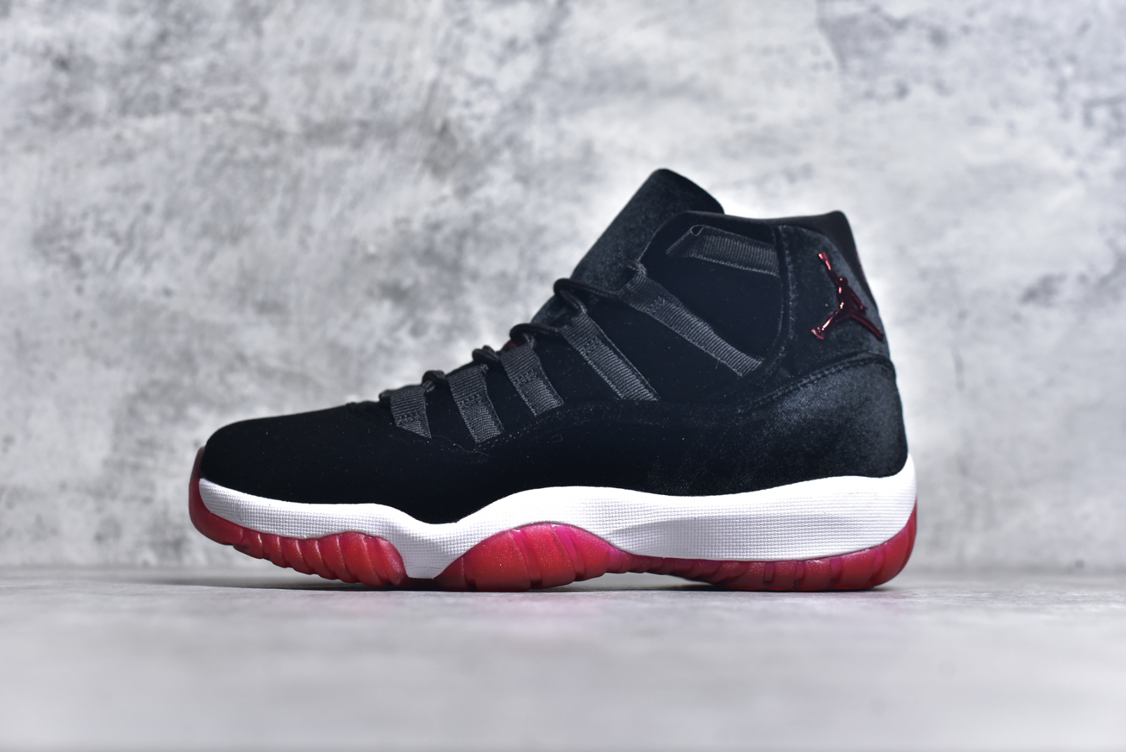 #Air Jordan 11 Retro 💯外贸平台独立订单 大厂出品 原楦原档案数据开模打造 原厂中底拉帮钢印 原厂漆皮 防冻不开裂 头层皮料 原装鞋撑 水晶大底正确色度色泽 原楦原数据刺绣 原厂车缝走线及对位 毫厘不差 飞人logo采用原数据电脑刺绣 原装正品碳纤维真实碳板 增强抗扭 原内标 原盒标 正确官方原盒 原厂防氧化水晶外底 原厂配套厂全掌solo气垫 尺码：36-47.5-选品中心