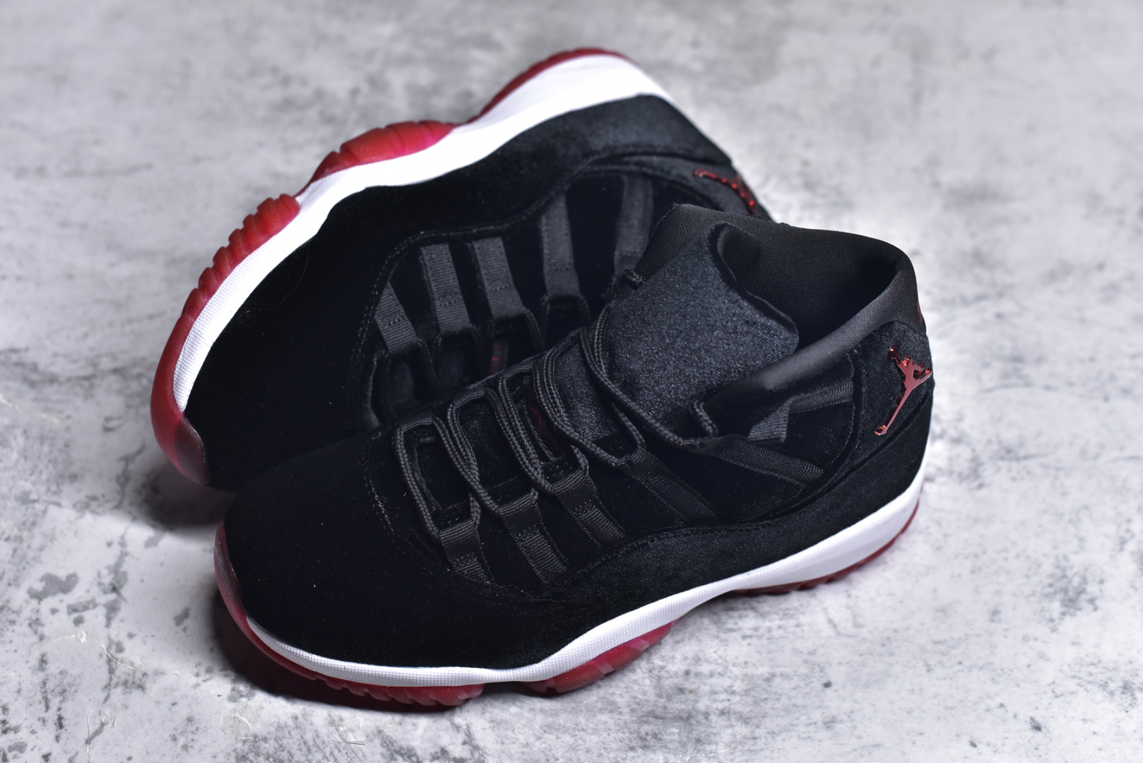 图片[7]-#Air Jordan 11 Retro 💯外贸平台独立订单 大厂出品 原楦原档案数据开模打造 原厂中底拉帮钢印 原厂漆皮 防冻不开裂 头层皮料 原装鞋撑 水晶大底正确色度色泽 原楦原数据刺绣 原厂车缝走线及对位 毫厘不差 飞人logo采用原数据电脑刺绣 原装正品碳纤维真实碳板 增强抗扭 原内标 原盒标 正确官方原盒 原厂防氧化水晶外底 原厂配套厂全掌solo气垫 尺码：36-47.5-选品中心