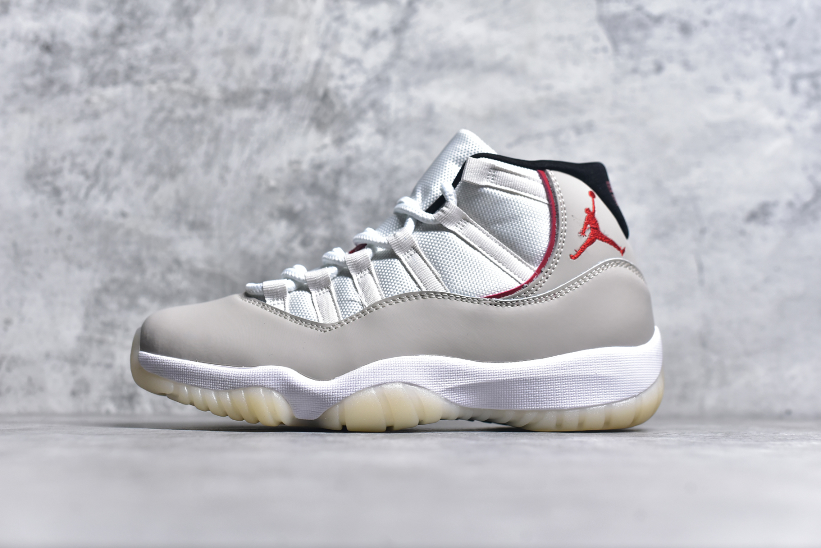 #Air Jordan 11 Retro 💯外贸平台独立订单 大厂出品 原楦原档案数据开模打造 原厂中底拉帮钢印 原厂漆皮 防冻不开裂 头层皮料 原装鞋撑 水晶大底正确色度色泽 原楦原数据刺绣 原厂车缝走线及对位 毫厘不差 飞人logo采用原数据电脑刺绣 原装正品碳纤维真实碳板 增强抗扭 原内标 原盒标 正确官方原盒 原厂防氧化水晶外底 原厂配套厂全掌solo气垫 尺码：36-47.5-选品中心