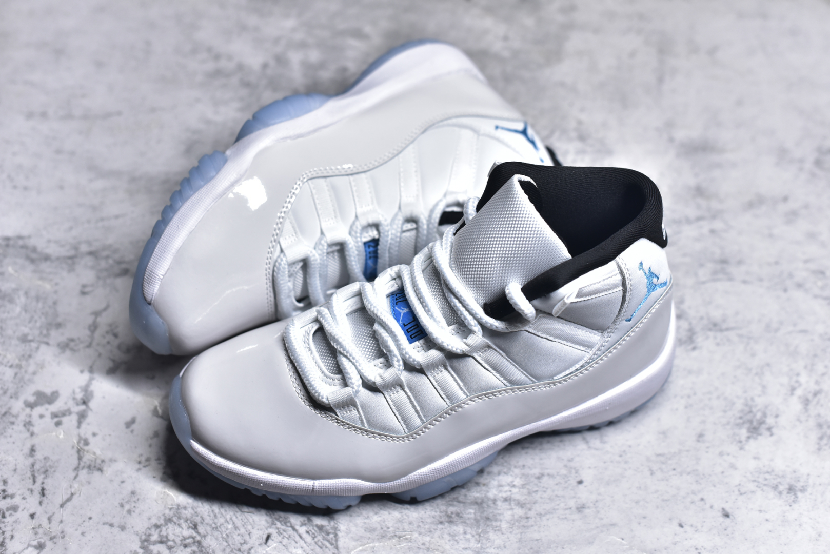 图片[7]-#Air Jordan 11 Retro 💯外贸平台独立订单 大厂出品 原楦原档案数据开模打造 原厂中底拉帮钢印 原厂漆皮 防冻不开裂 头层皮料 原装鞋撑 水晶大底正确色度色泽 原楦原数据刺绣 原厂车缝走线及对位 毫厘不差 飞人logo采用原数据电脑刺绣 原装正品碳纤维真实碳板 增强抗扭 原内标 原盒标 正确官方原盒 原厂防氧化水晶外底 原厂配套厂全掌solo气垫 尺码：36-47.5-选品中心
