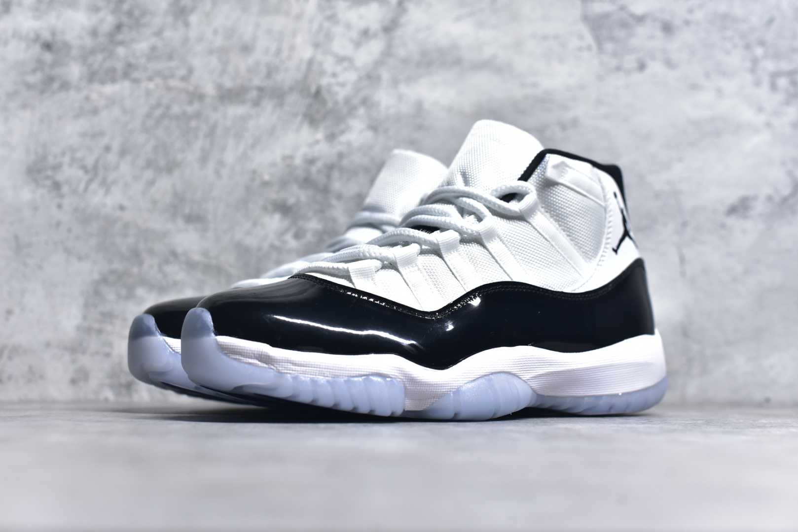 图片[2]-#Air Jordan 11 Retro 💯外贸平台独立订单 大厂出品 原楦原档案数据开模打造 原厂中底拉帮钢印 原厂漆皮 防冻不开裂 头层皮料 原装鞋撑 水晶大底正确色度色泽 原楦原数据刺绣 原厂车缝走线及对位 毫厘不差 飞人logo采用原数据电脑刺绣 原装正品碳纤维真实碳板 增强抗扭 原内标 原盒标 正确官方原盒 原厂防氧化水晶外底 原厂配套厂全掌solo气垫 尺码：36-47.5-选品中心