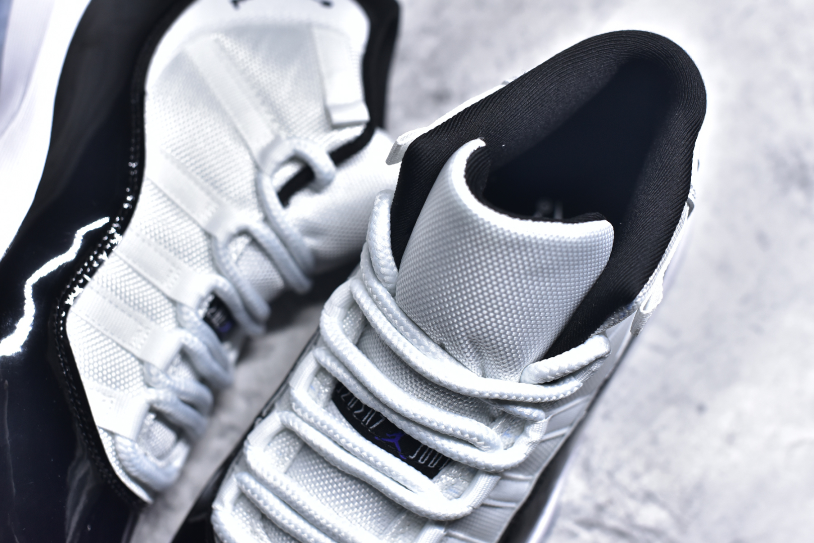 图片[9]-#Air Jordan 11 Retro 💯外贸平台独立订单 大厂出品 原楦原档案数据开模打造 原厂中底拉帮钢印 原厂漆皮 防冻不开裂 头层皮料 原装鞋撑 水晶大底正确色度色泽 原楦原数据刺绣 原厂车缝走线及对位 毫厘不差 飞人logo采用原数据电脑刺绣 原装正品碳纤维真实碳板 增强抗扭 原内标 原盒标 正确官方原盒 原厂防氧化水晶外底 原厂配套厂全掌solo气垫 尺码：36-47.5-选品中心