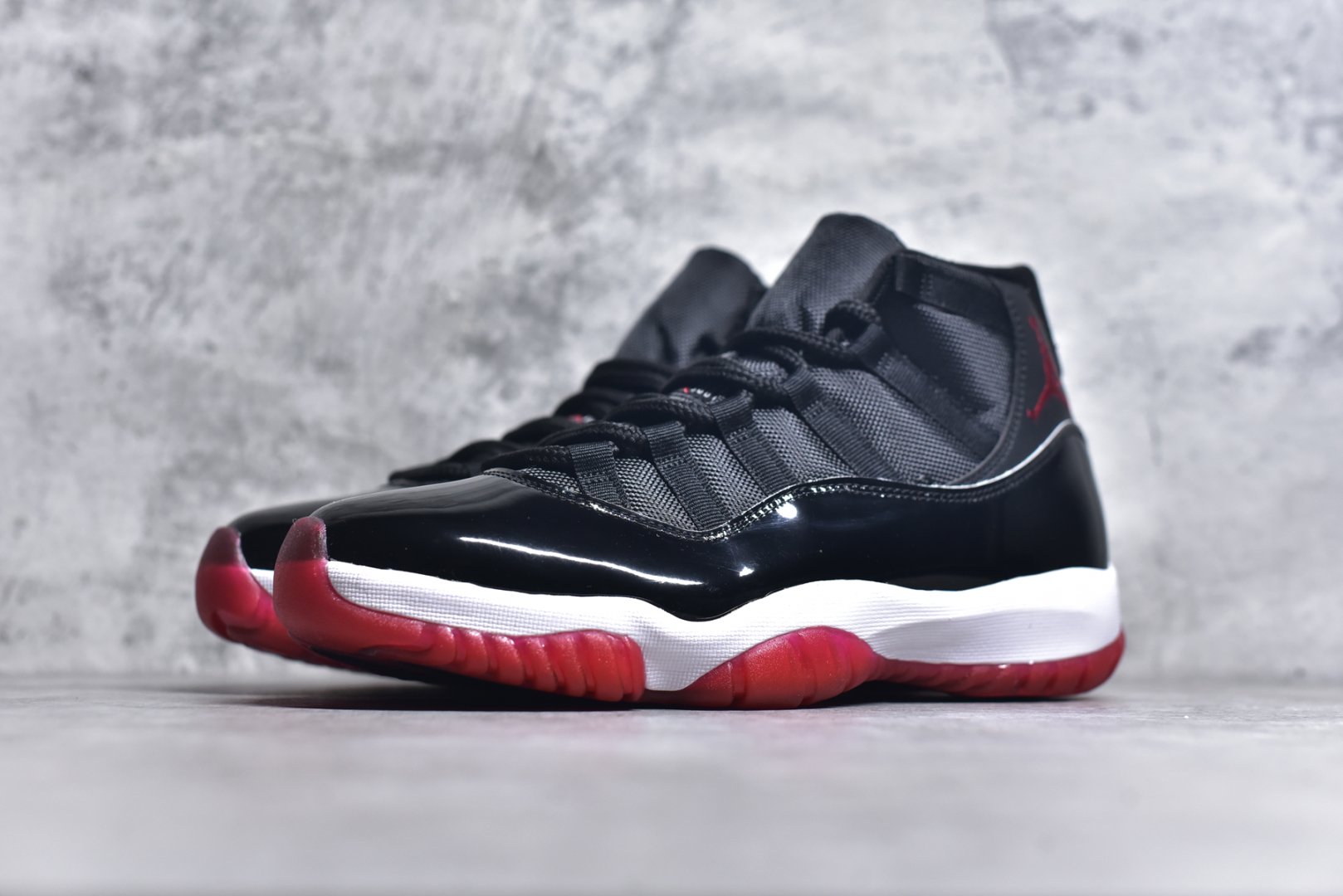 图片[2]-#Air Jordan 11 Retro 💯外贸平台独立订单 大厂出品 原楦原档案数据开模打造 原厂中底拉帮钢印 原厂漆皮 防冻不开裂 头层皮料 原装鞋撑 水晶大底正确色度色泽 原楦原数据刺绣 原厂车缝走线及对位 毫厘不差 飞人logo采用原数据电脑刺绣 原装正品碳纤维真实碳板 增强抗扭 原内标 原盒标 正确官方原盒 原厂防氧化水晶外底 原厂配套厂全掌solo气垫 尺码：36-47.5-选品中心