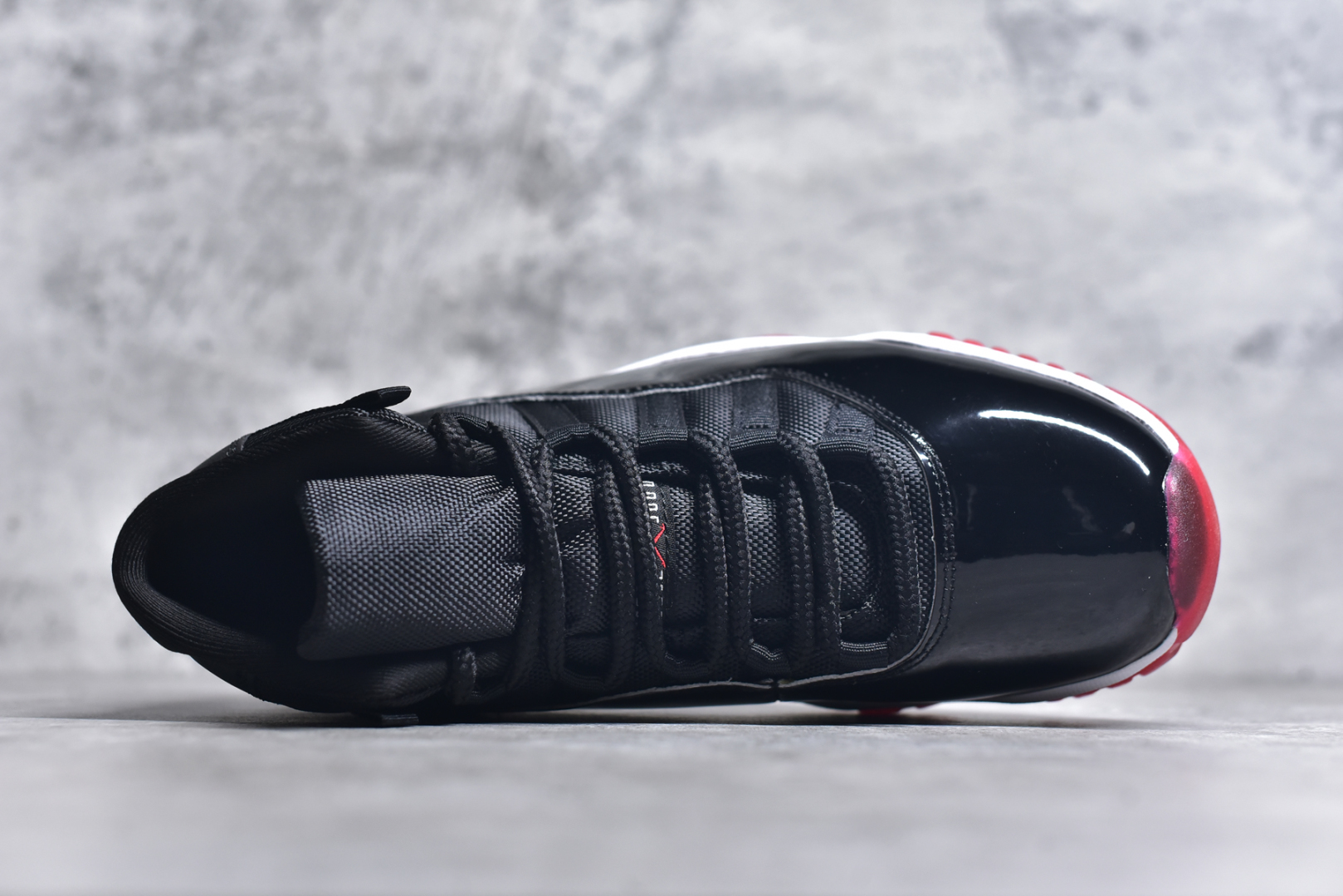 图片[4]-#Air Jordan 11 Retro 💯外贸平台独立订单 大厂出品 原楦原档案数据开模打造 原厂中底拉帮钢印 原厂漆皮 防冻不开裂 头层皮料 原装鞋撑 水晶大底正确色度色泽 原楦原数据刺绣 原厂车缝走线及对位 毫厘不差 飞人logo采用原数据电脑刺绣 原装正品碳纤维真实碳板 增强抗扭 原内标 原盒标 正确官方原盒 原厂防氧化水晶外底 原厂配套厂全掌solo气垫 尺码：36-47.5-选品中心