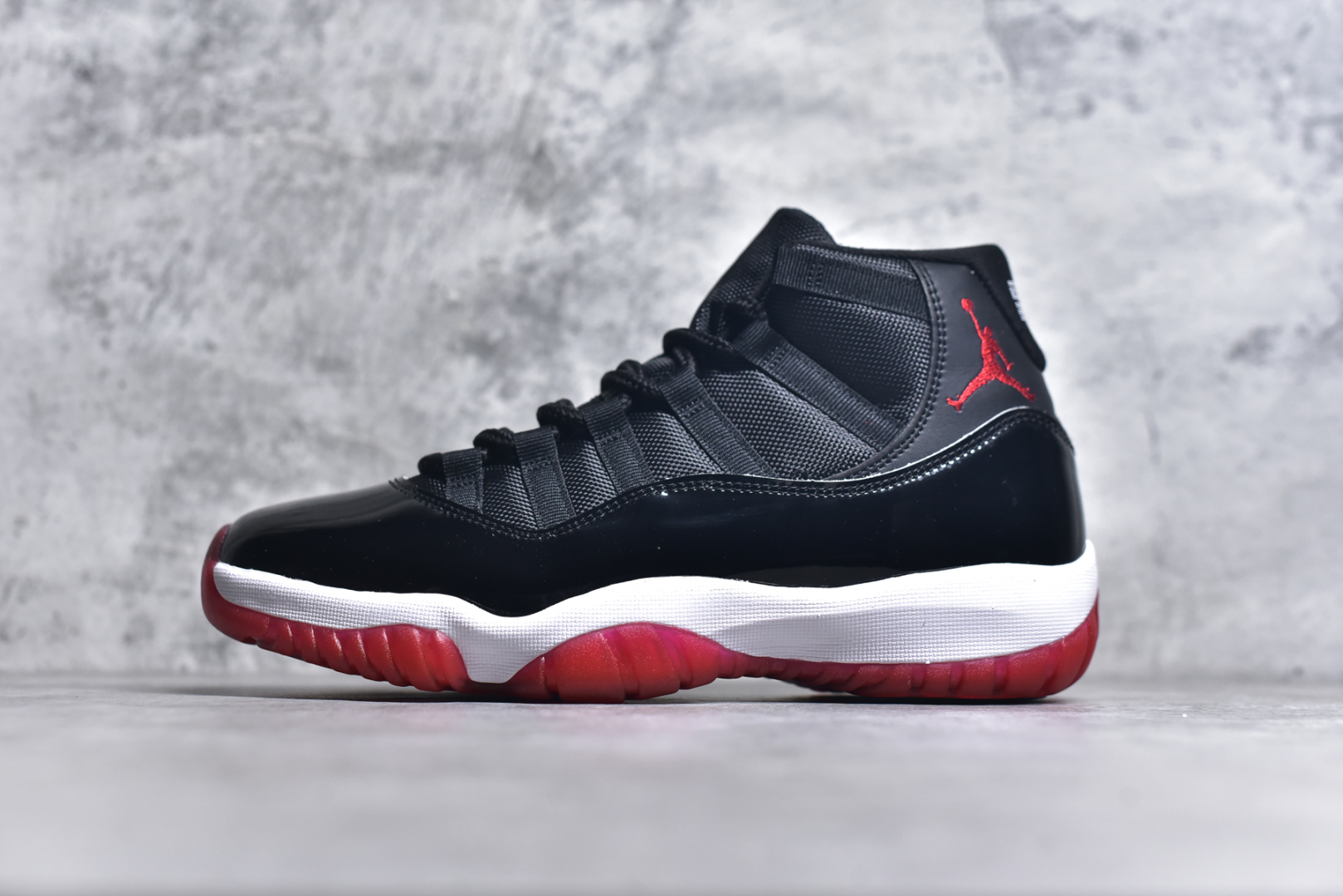 #Air Jordan 11 Retro 💯外贸平台独立订单 大厂出品 原楦原档案数据开模打造 原厂中底拉帮钢印 原厂漆皮 防冻不开裂 头层皮料 原装鞋撑 水晶大底正确色度色泽 原楦原数据刺绣 原厂车缝走线及对位 毫厘不差 飞人logo采用原数据电脑刺绣 原装正品碳纤维真实碳板 增强抗扭 原内标 原盒标 正确官方原盒 原厂防氧化水晶外底 原厂配套厂全掌solo气垫 尺码：36-47.5-选品中心