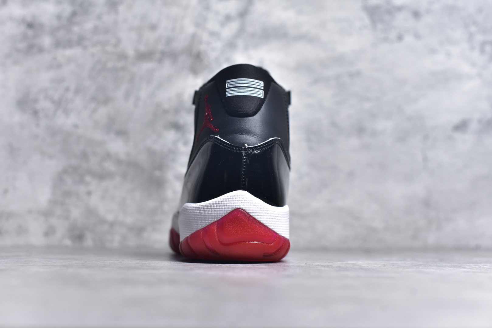 图片[5]-#Air Jordan 11 Retro 💯外贸平台独立订单 大厂出品 原楦原档案数据开模打造 原厂中底拉帮钢印 原厂漆皮 防冻不开裂 头层皮料 原装鞋撑 水晶大底正确色度色泽 原楦原数据刺绣 原厂车缝走线及对位 毫厘不差 飞人logo采用原数据电脑刺绣 原装正品碳纤维真实碳板 增强抗扭 原内标 原盒标 正确官方原盒 原厂防氧化水晶外底 原厂配套厂全掌solo气垫 尺码：36-47.5-选品中心