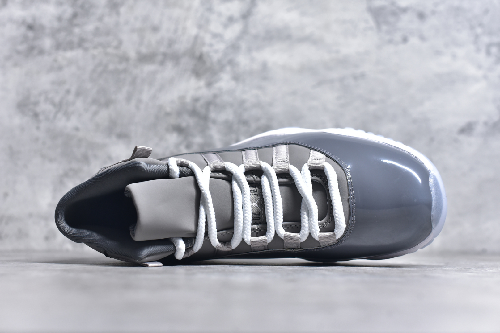 图片[4]-#Air Jordan 11 Retro 💯外贸平台独立订单 大厂出品 原楦原档案数据开模打造 原厂中底拉帮钢印 原厂漆皮 防冻不开裂 头层皮料 原装鞋撑 水晶大底正确色度色泽 原楦原数据刺绣 原厂车缝走线及对位 毫厘不差 飞人logo采用原数据电脑刺绣 原装正品碳纤维真实碳板 增强抗扭 原内标 原盒标 正确官方原盒 原厂防氧化水晶外底 原厂配套厂全掌solo气垫 尺码：36-47.5-选品中心