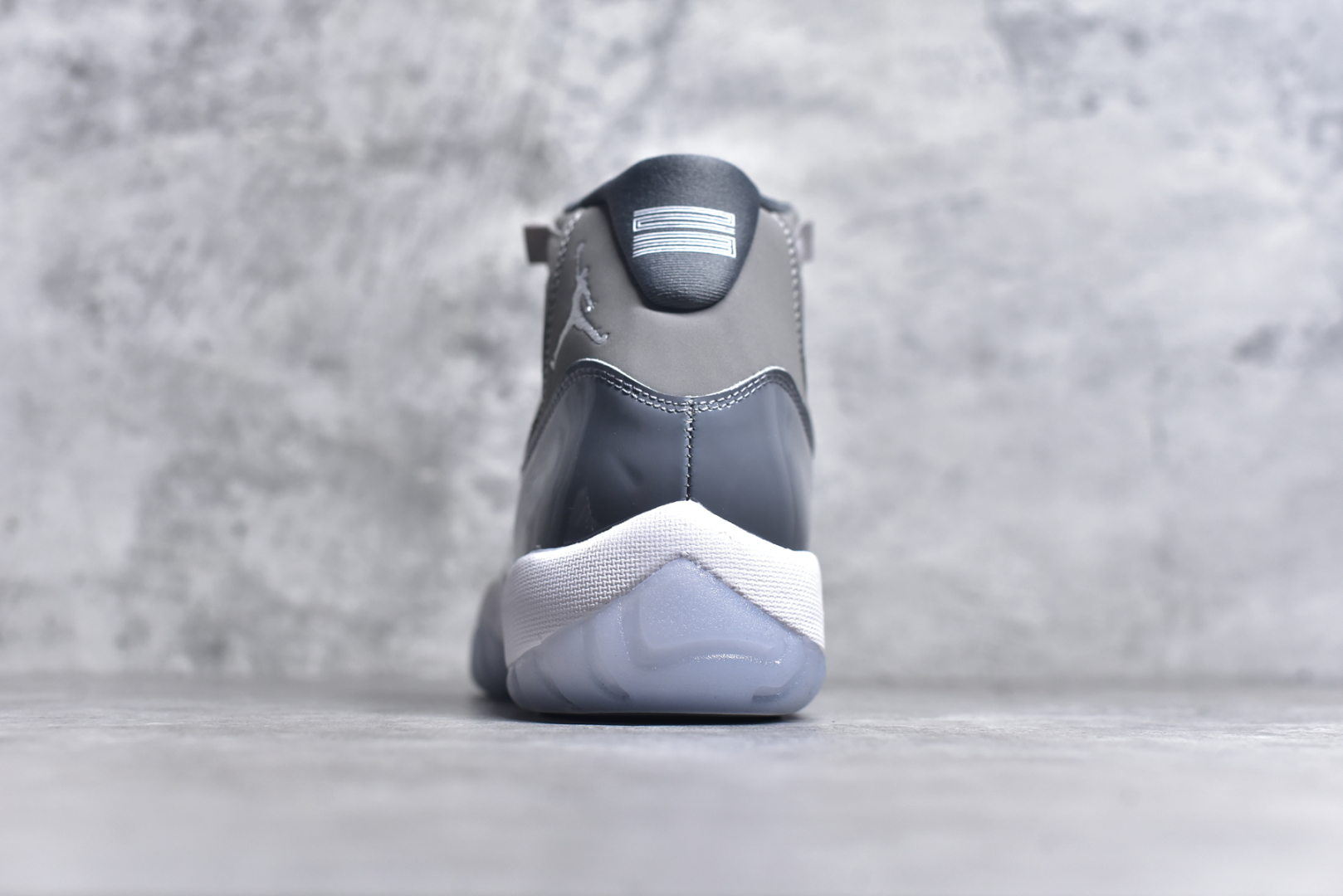 图片[5]-#Air Jordan 11 Retro 💯外贸平台独立订单 大厂出品 原楦原档案数据开模打造 原厂中底拉帮钢印 原厂漆皮 防冻不开裂 头层皮料 原装鞋撑 水晶大底正确色度色泽 原楦原数据刺绣 原厂车缝走线及对位 毫厘不差 飞人logo采用原数据电脑刺绣 原装正品碳纤维真实碳板 增强抗扭 原内标 原盒标 正确官方原盒 原厂防氧化水晶外底 原厂配套厂全掌solo气垫 尺码：36-47.5-选品中心
