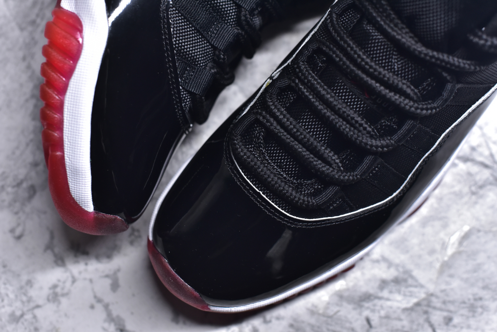 图片[8]-#Air Jordan 11 Retro 💯外贸平台独立订单 大厂出品 原楦原档案数据开模打造 原厂中底拉帮钢印 原厂漆皮 防冻不开裂 头层皮料 原装鞋撑 水晶大底正确色度色泽 原楦原数据刺绣 原厂车缝走线及对位 毫厘不差 飞人logo采用原数据电脑刺绣 原装正品碳纤维真实碳板 增强抗扭 原内标 原盒标 正确官方原盒 原厂防氧化水晶外底 原厂配套厂全掌solo气垫 尺码：36-47.5-选品中心
