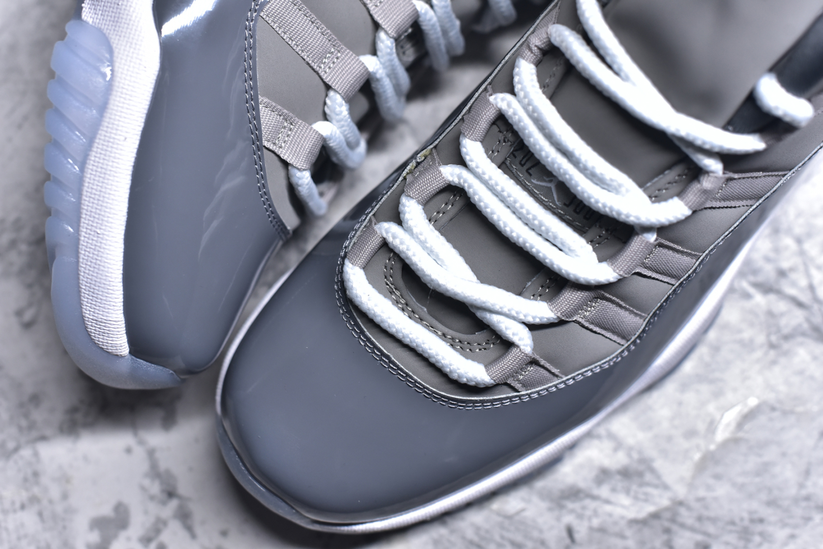 图片[8]-#Air Jordan 11 Retro 💯外贸平台独立订单 大厂出品 原楦原档案数据开模打造 原厂中底拉帮钢印 原厂漆皮 防冻不开裂 头层皮料 原装鞋撑 水晶大底正确色度色泽 原楦原数据刺绣 原厂车缝走线及对位 毫厘不差 飞人logo采用原数据电脑刺绣 原装正品碳纤维真实碳板 增强抗扭 原内标 原盒标 正确官方原盒 原厂防氧化水晶外底 原厂配套厂全掌solo气垫 尺码：36-47.5-选品中心