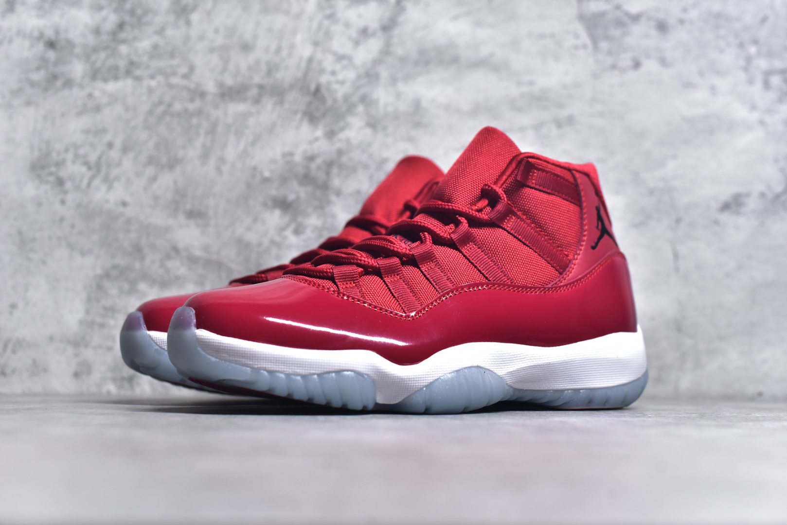 图片[2]-#Air Jordan 11 Retro 💯外贸平台独立订单 大厂出品 原楦原档案数据开模打造 原厂中底拉帮钢印 原厂漆皮 防冻不开裂 头层皮料 原装鞋撑 水晶大底正确色度色泽 原楦原数据刺绣 原厂车缝走线及对位 毫厘不差 飞人logo采用原数据电脑刺绣 原装正品碳纤维真实碳板 增强抗扭 原内标 原盒标 正确官方原盒 原厂防氧化水晶外底 原厂配套厂全掌solo气垫 尺码：36-47.5-选品中心