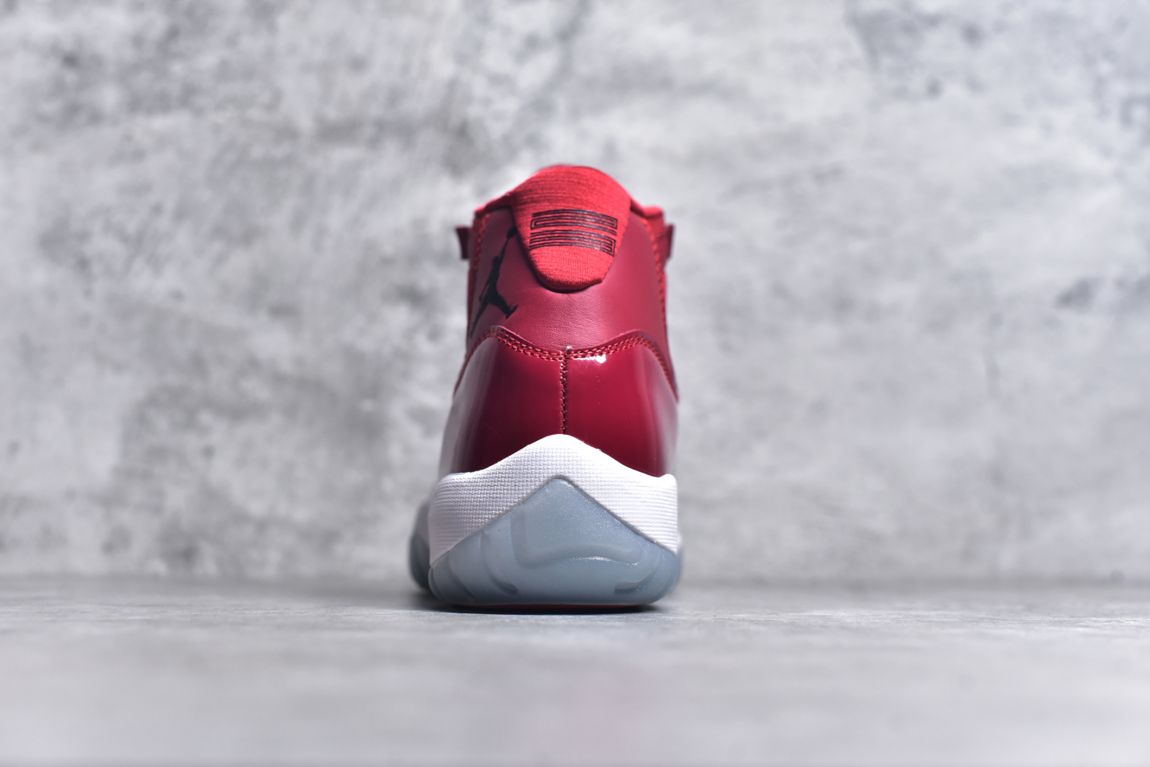 图片[5]-#Air Jordan 11 Retro 💯外贸平台独立订单 大厂出品 原楦原档案数据开模打造 原厂中底拉帮钢印 原厂漆皮 防冻不开裂 头层皮料 原装鞋撑 水晶大底正确色度色泽 原楦原数据刺绣 原厂车缝走线及对位 毫厘不差 飞人logo采用原数据电脑刺绣 原装正品碳纤维真实碳板 增强抗扭 原内标 原盒标 正确官方原盒 原厂防氧化水晶外底 原厂配套厂全掌solo气垫 尺码：36-47.5-选品中心