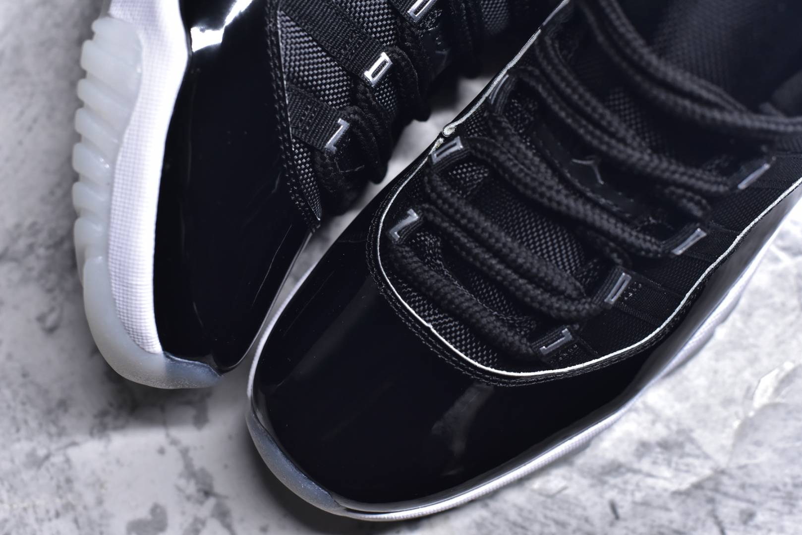 图片[8]-#Air Jordan 11 Retro 💯外贸平台独立订单 大厂出品 原楦原档案数据开模打造 原厂中底拉帮钢印 原厂漆皮 防冻不开裂 头层皮料 原装鞋撑 水晶大底正确色度色泽 原楦原数据刺绣 原厂车缝走线及对位 毫厘不差 飞人logo采用原数据电脑刺绣 原装正品碳纤维真实碳板 增强抗扭 原内标 原盒标 正确官方原盒 原厂防氧化水晶外底 原厂配套厂全掌solo气垫 尺码：36-47.5-选品中心