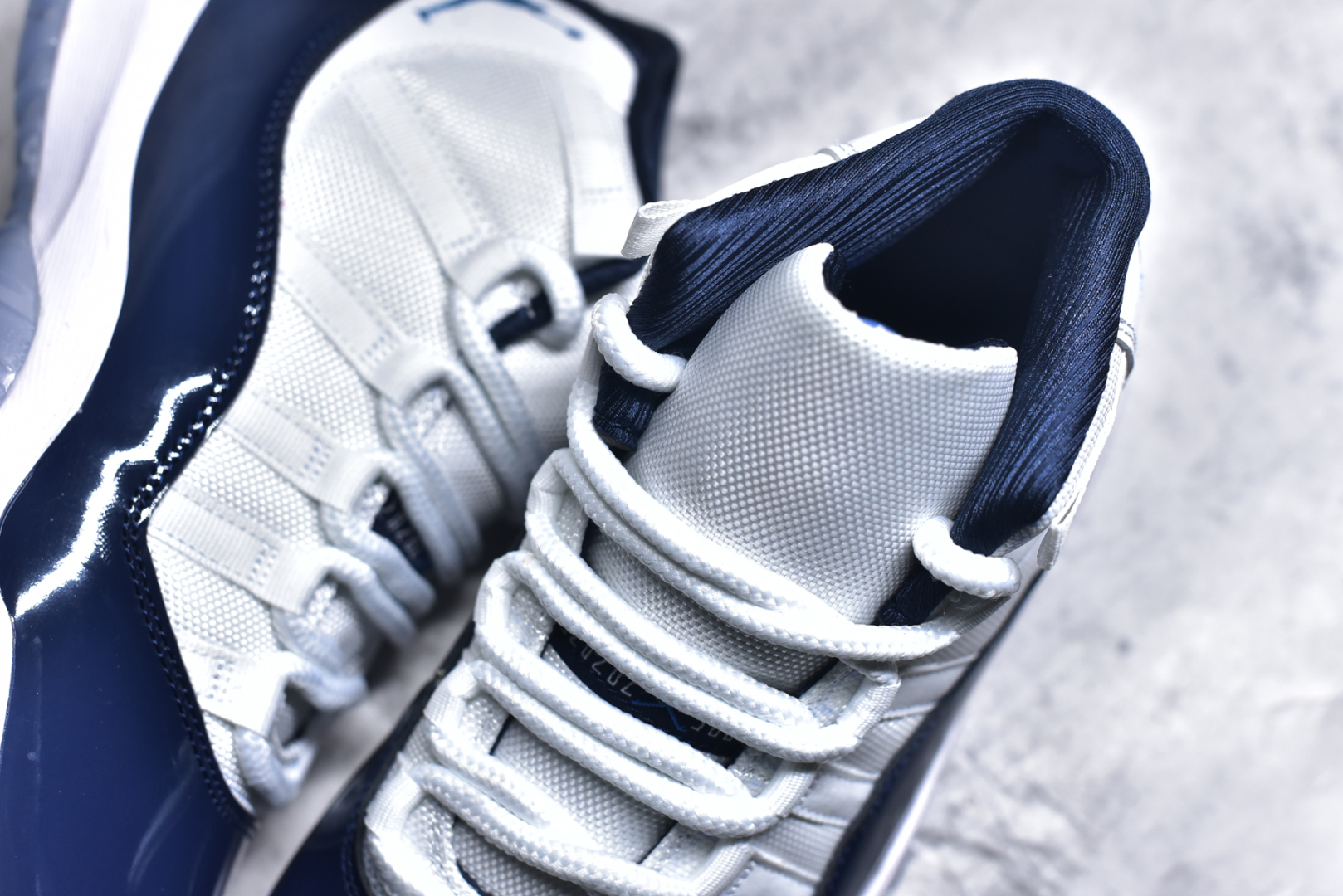 图片[9]-#Air Jordan 11 Retro 💯外贸平台独立订单 大厂出品 原楦原档案数据开模打造 原厂中底拉帮钢印 原厂漆皮 防冻不开裂 头层皮料 原装鞋撑 水晶大底正确色度色泽 原楦原数据刺绣 原厂车缝走线及对位 毫厘不差 飞人logo采用原数据电脑刺绣 原装正品碳纤维真实碳板 增强抗扭 原内标 原盒标 正确官方原盒 原厂防氧化水晶外底 原厂配套厂全掌solo气垫 尺码：36-47.5-选品中心