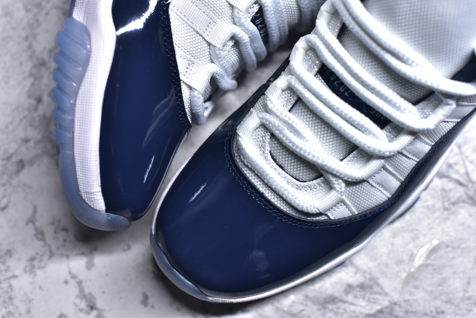 图片[8]-#Air Jordan 11 Retro 💯外贸平台独立订单 大厂出品 原楦原档案数据开模打造 原厂中底拉帮钢印 原厂漆皮 防冻不开裂 头层皮料 原装鞋撑 水晶大底正确色度色泽 原楦原数据刺绣 原厂车缝走线及对位 毫厘不差 飞人logo采用原数据电脑刺绣 原装正品碳纤维真实碳板 增强抗扭 原内标 原盒标 正确官方原盒 原厂防氧化水晶外底 原厂配套厂全掌solo气垫 尺码：36-47.5-选品中心