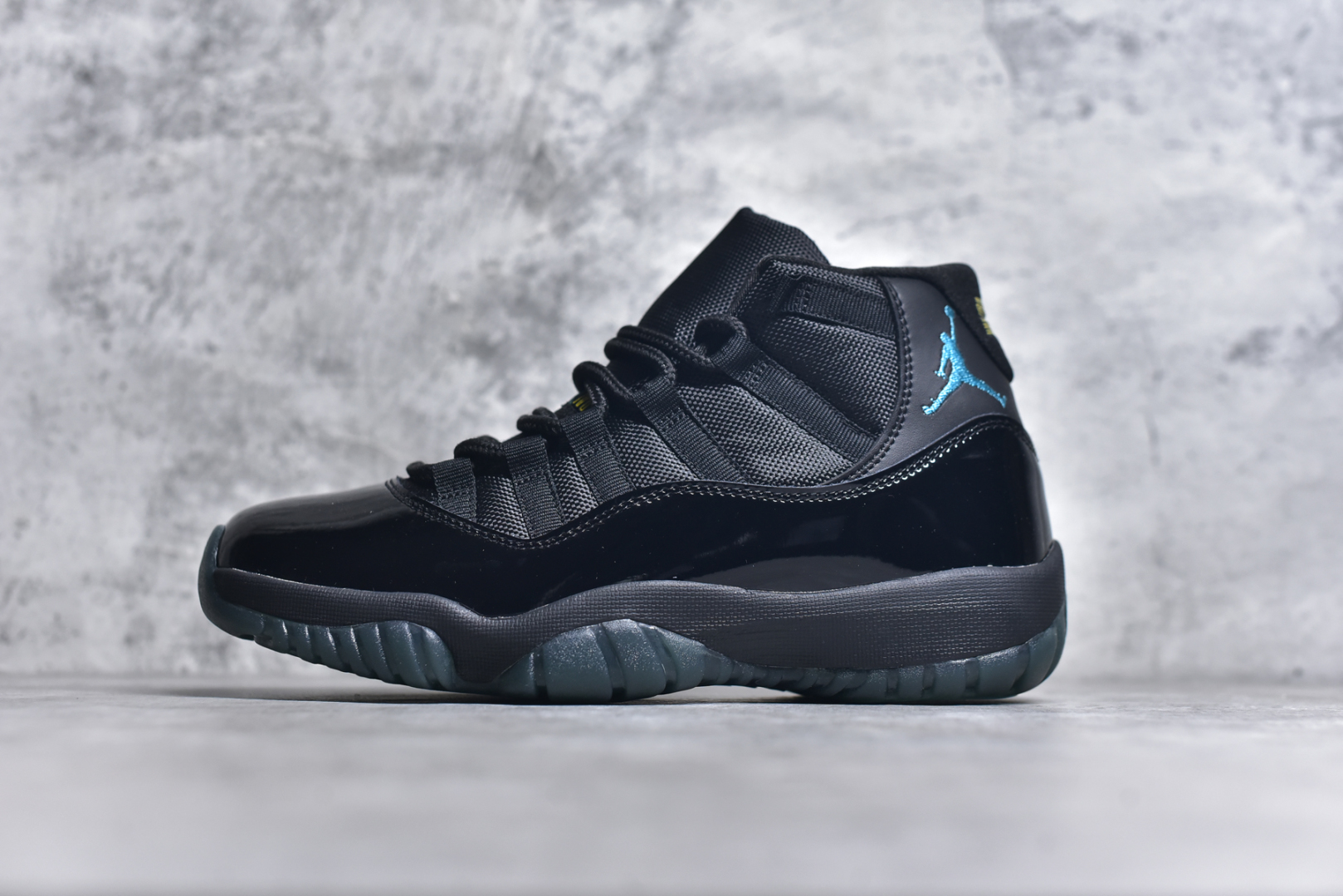 #Air Jordan 11 Retro 💯外贸平台独立订单 大厂出品 原楦原档案数据开模打造 原厂中底拉帮钢印 原厂漆皮 防冻不开裂 头层皮料 原装鞋撑 水晶大底正确色度色泽 原楦原数据刺绣 原厂车缝走线及对位 毫厘不差 飞人logo采用原数据电脑刺绣 原装正品碳纤维真实碳板 增强抗扭 原内标 原盒标 正确官方原盒 原厂防氧化水晶外底 原厂配套厂全掌solo气垫 尺码：36-47.5-选品中心