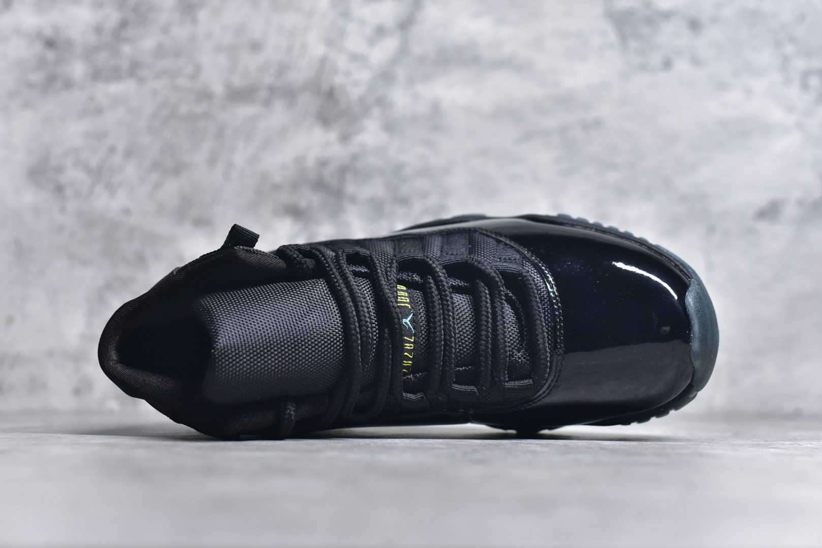 图片[4]-#Air Jordan 11 Retro 💯外贸平台独立订单 大厂出品 原楦原档案数据开模打造 原厂中底拉帮钢印 原厂漆皮 防冻不开裂 头层皮料 原装鞋撑 水晶大底正确色度色泽 原楦原数据刺绣 原厂车缝走线及对位 毫厘不差 飞人logo采用原数据电脑刺绣 原装正品碳纤维真实碳板 增强抗扭 原内标 原盒标 正确官方原盒 原厂防氧化水晶外底 原厂配套厂全掌solo气垫 尺码：36-47.5-选品中心