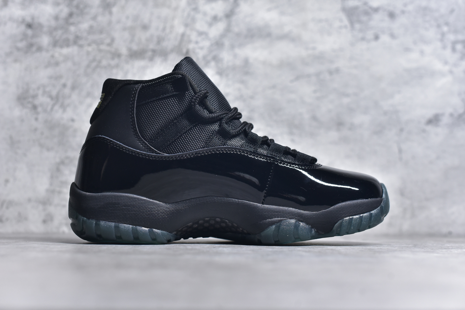 图片[3]-#Air Jordan 11 Retro 💯外贸平台独立订单 大厂出品 原楦原档案数据开模打造 原厂中底拉帮钢印 原厂漆皮 防冻不开裂 头层皮料 原装鞋撑 水晶大底正确色度色泽 原楦原数据刺绣 原厂车缝走线及对位 毫厘不差 飞人logo采用原数据电脑刺绣 原装正品碳纤维真实碳板 增强抗扭 原内标 原盒标 正确官方原盒 原厂防氧化水晶外底 原厂配套厂全掌solo气垫 尺码：36-47.5-选品中心