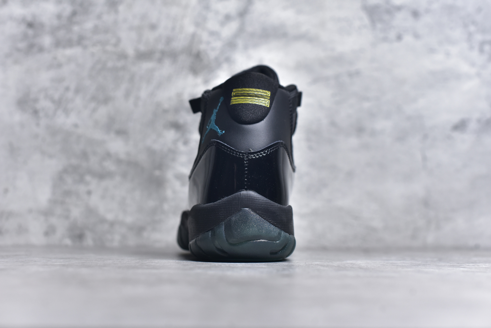 图片[5]-#Air Jordan 11 Retro 💯外贸平台独立订单 大厂出品 原楦原档案数据开模打造 原厂中底拉帮钢印 原厂漆皮 防冻不开裂 头层皮料 原装鞋撑 水晶大底正确色度色泽 原楦原数据刺绣 原厂车缝走线及对位 毫厘不差 飞人logo采用原数据电脑刺绣 原装正品碳纤维真实碳板 增强抗扭 原内标 原盒标 正确官方原盒 原厂防氧化水晶外底 原厂配套厂全掌solo气垫 尺码：36-47.5-选品中心
