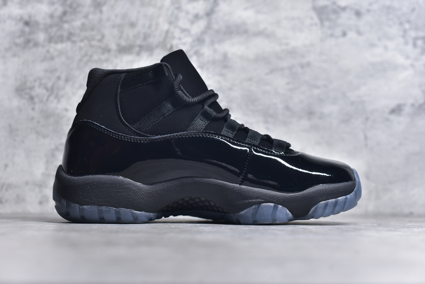 图片[3]-#Air Jordan 11 Retro 💯外贸平台独立订单 大厂出品 原楦原档案数据开模打造 原厂中底拉帮钢印 原厂漆皮 防冻不开裂 头层皮料 原装鞋撑 水晶大底正确色度色泽 原楦原数据刺绣 原厂车缝走线及对位 毫厘不差 飞人logo采用原数据电脑刺绣 原装正品碳纤维真实碳板 增强抗扭 原内标 原盒标 正确官方原盒 原厂防氧化水晶外底 原厂配套厂全掌solo气垫 尺码：36-47.5-选品中心