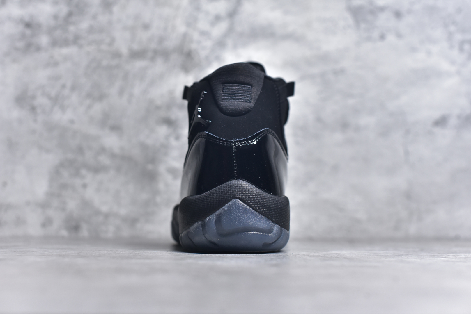 图片[5]-#Air Jordan 11 Retro 💯外贸平台独立订单 大厂出品 原楦原档案数据开模打造 原厂中底拉帮钢印 原厂漆皮 防冻不开裂 头层皮料 原装鞋撑 水晶大底正确色度色泽 原楦原数据刺绣 原厂车缝走线及对位 毫厘不差 飞人logo采用原数据电脑刺绣 原装正品碳纤维真实碳板 增强抗扭 原内标 原盒标 正确官方原盒 原厂防氧化水晶外底 原厂配套厂全掌solo气垫 尺码：36-47.5-选品中心