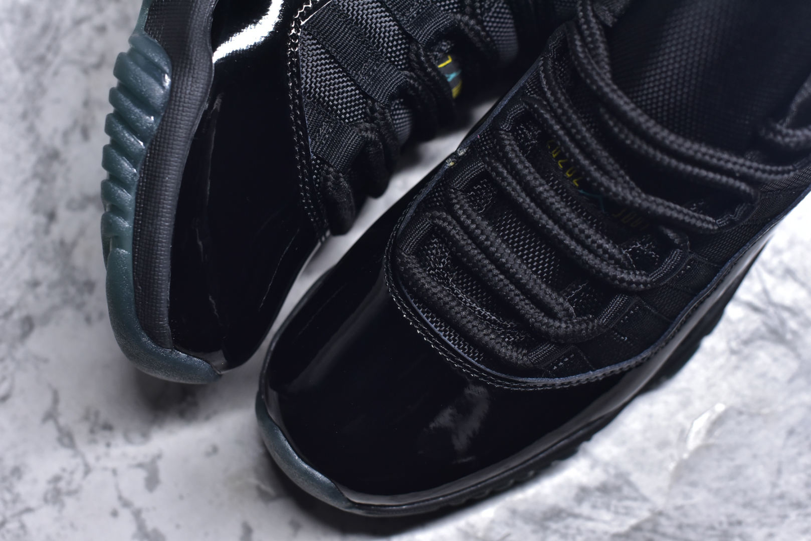 图片[8]-#Air Jordan 11 Retro 💯外贸平台独立订单 大厂出品 原楦原档案数据开模打造 原厂中底拉帮钢印 原厂漆皮 防冻不开裂 头层皮料 原装鞋撑 水晶大底正确色度色泽 原楦原数据刺绣 原厂车缝走线及对位 毫厘不差 飞人logo采用原数据电脑刺绣 原装正品碳纤维真实碳板 增强抗扭 原内标 原盒标 正确官方原盒 原厂防氧化水晶外底 原厂配套厂全掌solo气垫 尺码：36-47.5-选品中心